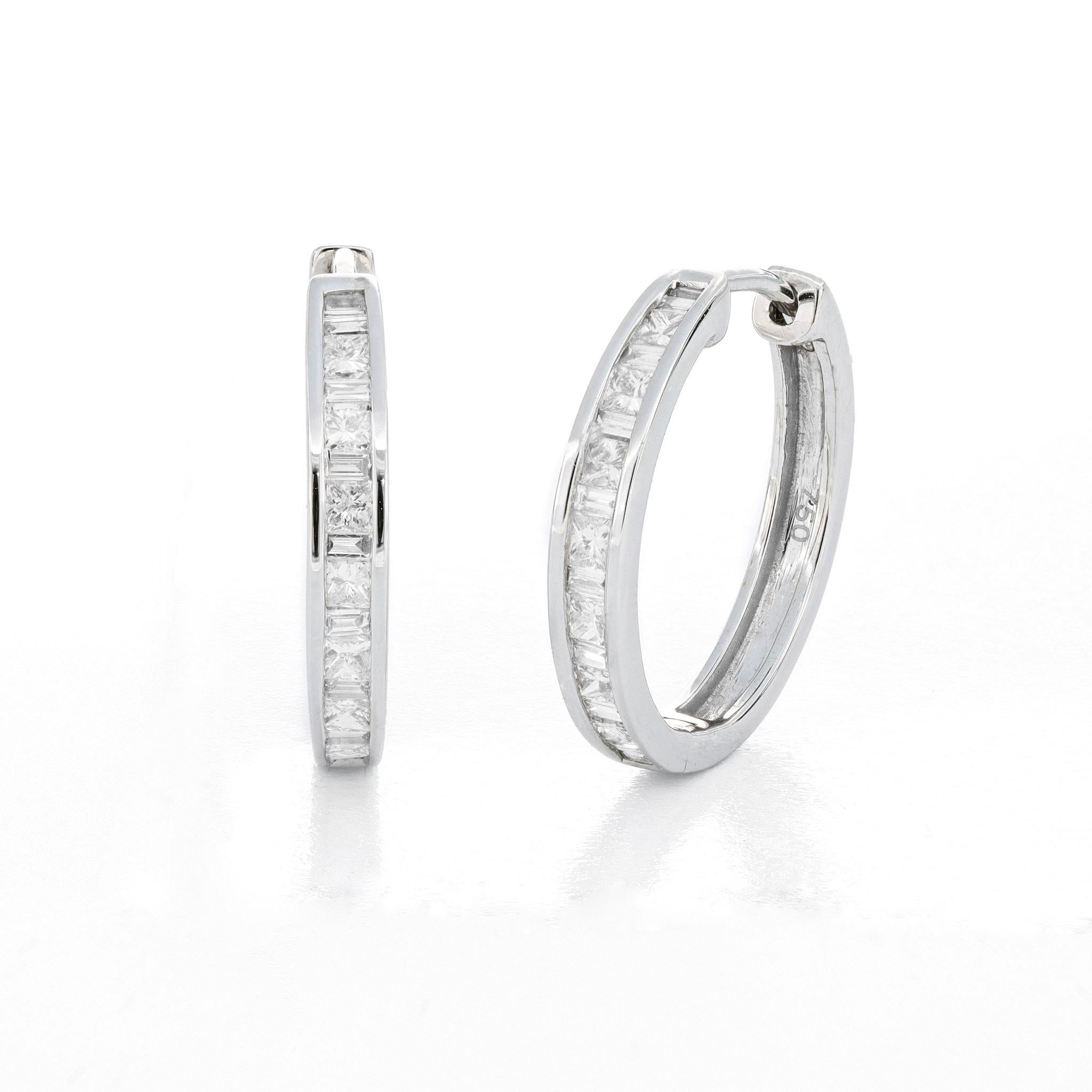Natural Diamond 0.55 carats 18KT Yellow Gold Hoop Huggies Earrings In New Condition For Sale In Antwerpen, BE
