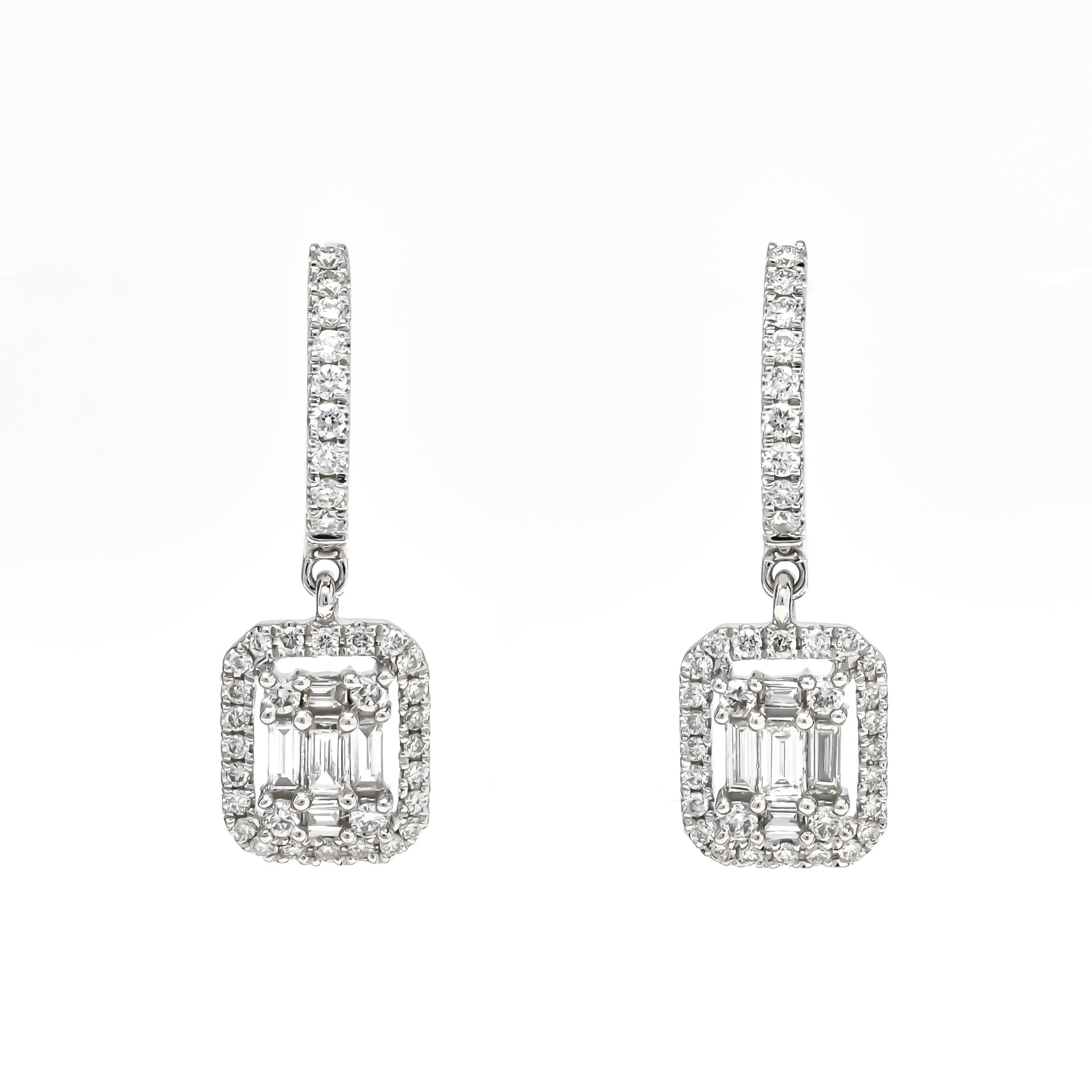 Natürlicher Diamant 0,56 Karat 18KT Weißgold Cluster Tropfen-Ohrring mit halber Creolen im Angebot 1