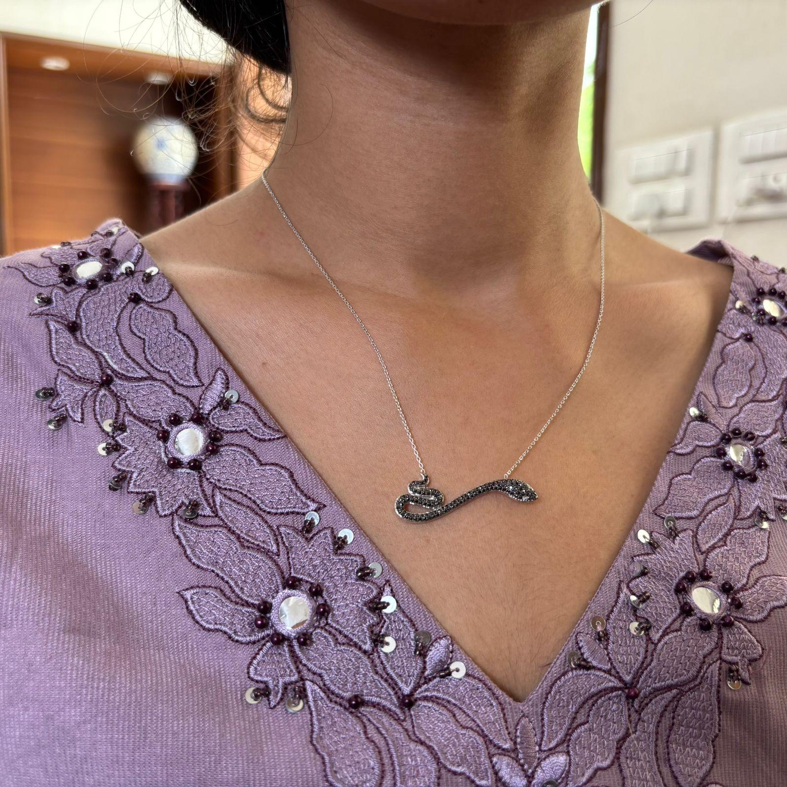 Natural diamond 0.56 cts pendant in 18k gold In New Condition For Sale In jaipur, IN