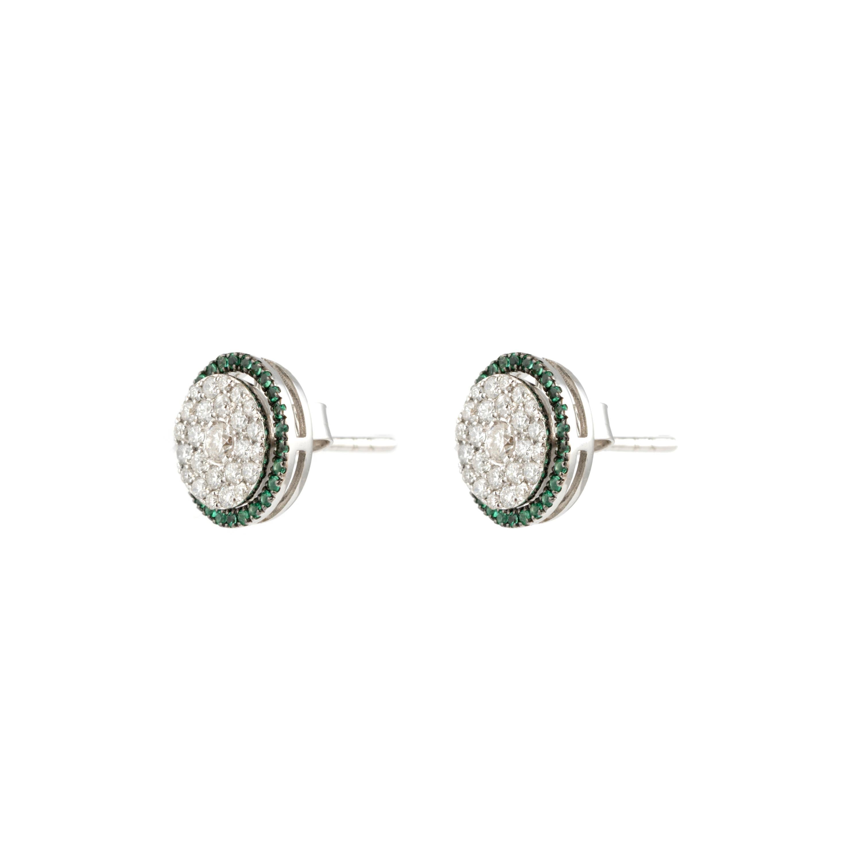 Women's Natural Diamond 0.56cts & Emerald 0.17cts in 18k Gold 3.16gms Earring For Sale