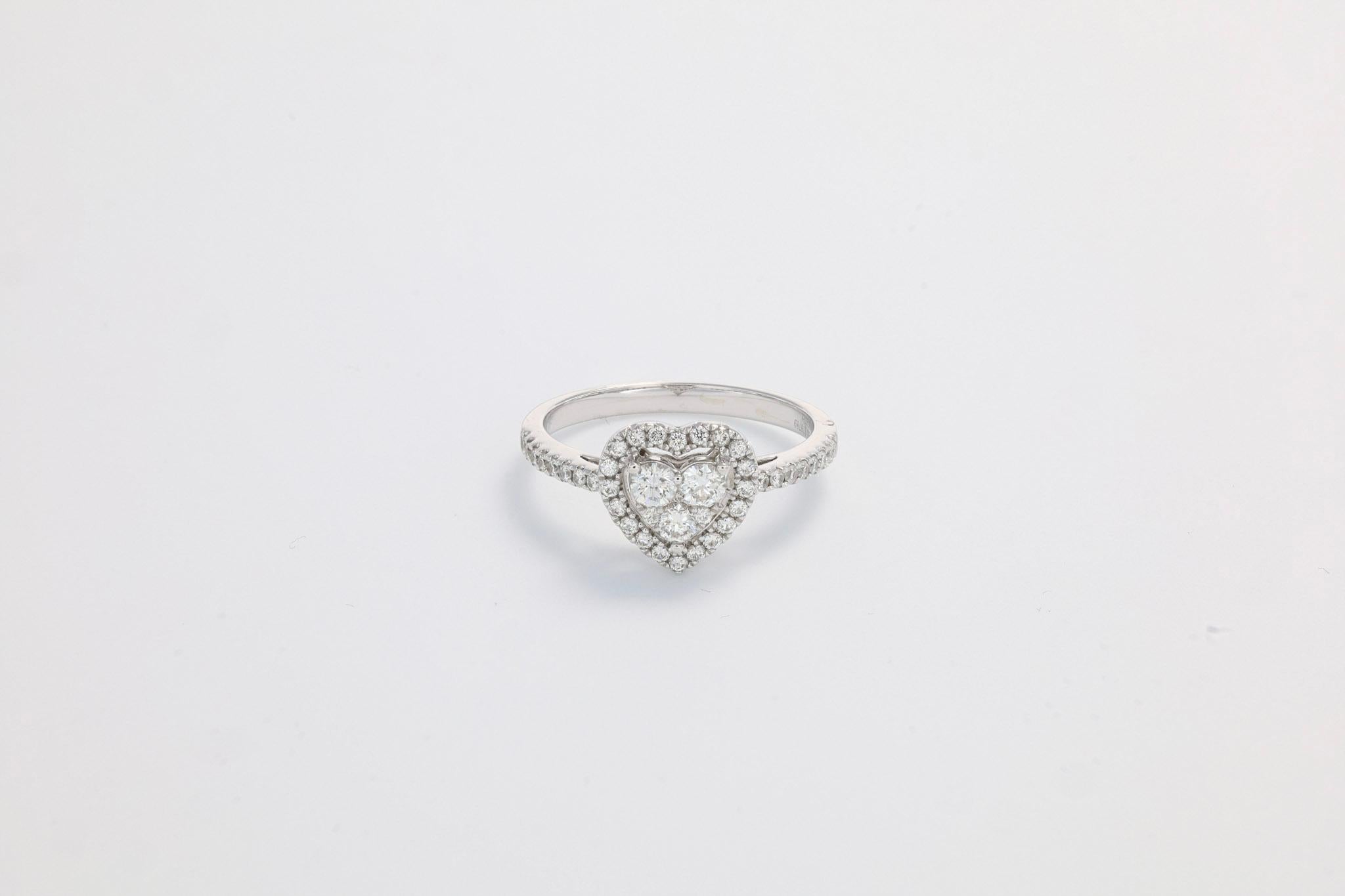 Verlobungsring in Herzform mit natürlichem Diamant 0,63 Karat 18KT Weißgold (Rundschliff) im Angebot