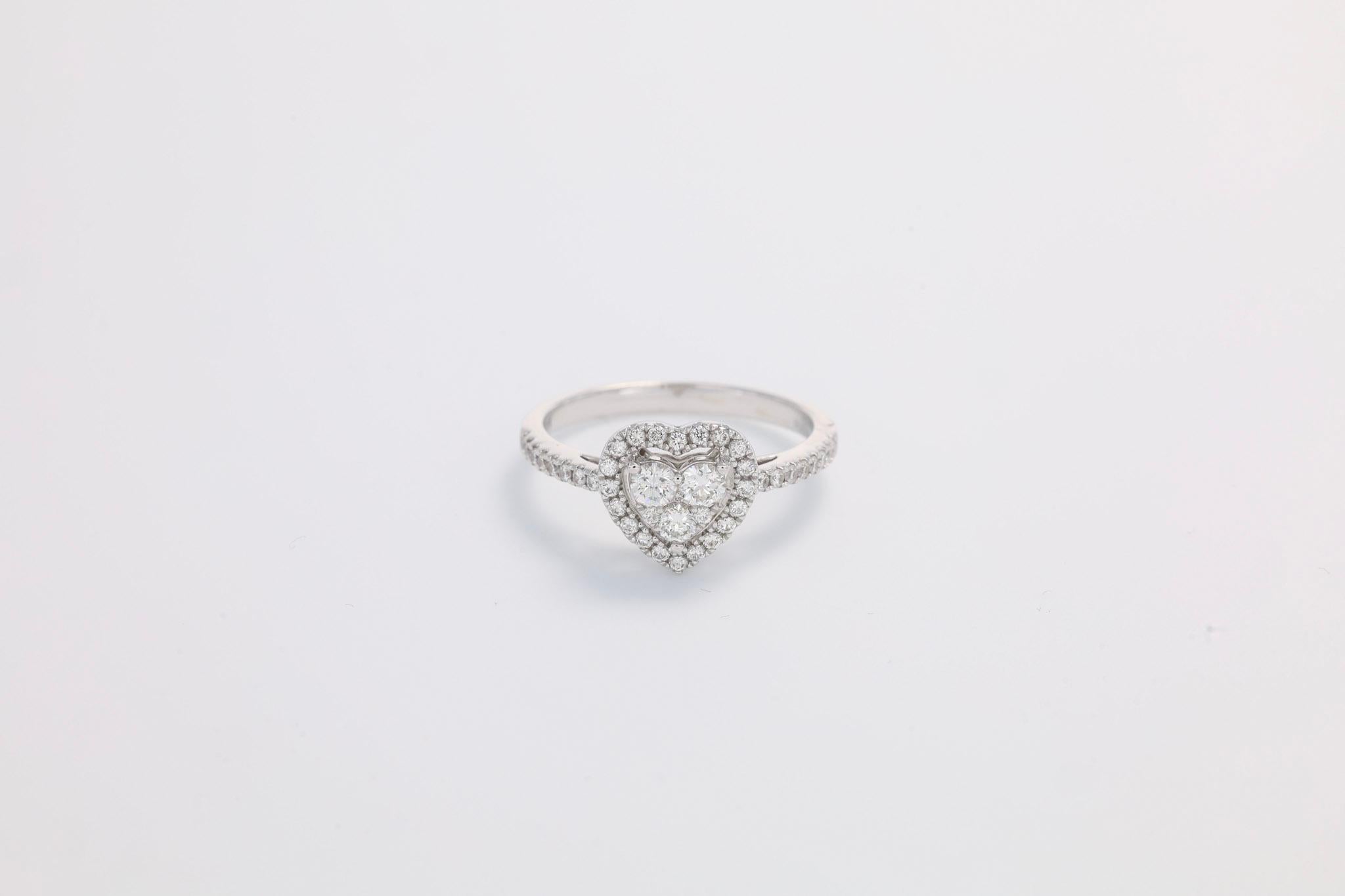 Verlobungsring in Herzform mit natürlichem Diamant 0,63 Karat 18KT Weißgold im Angebot 1