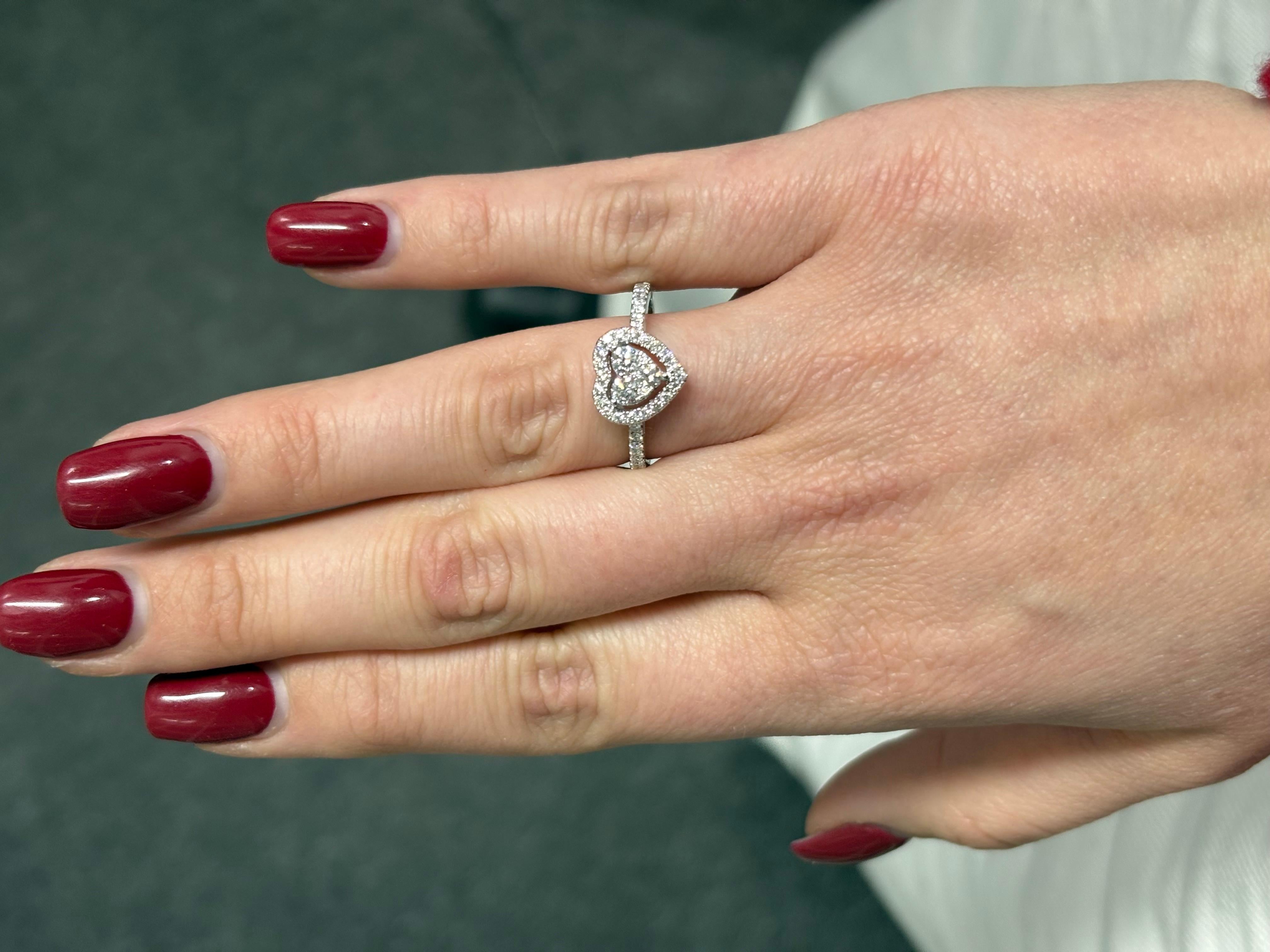 Verlobungsring in Herzform mit natürlichem Diamant 0,63 Karat 18KT Weißgold im Angebot 3