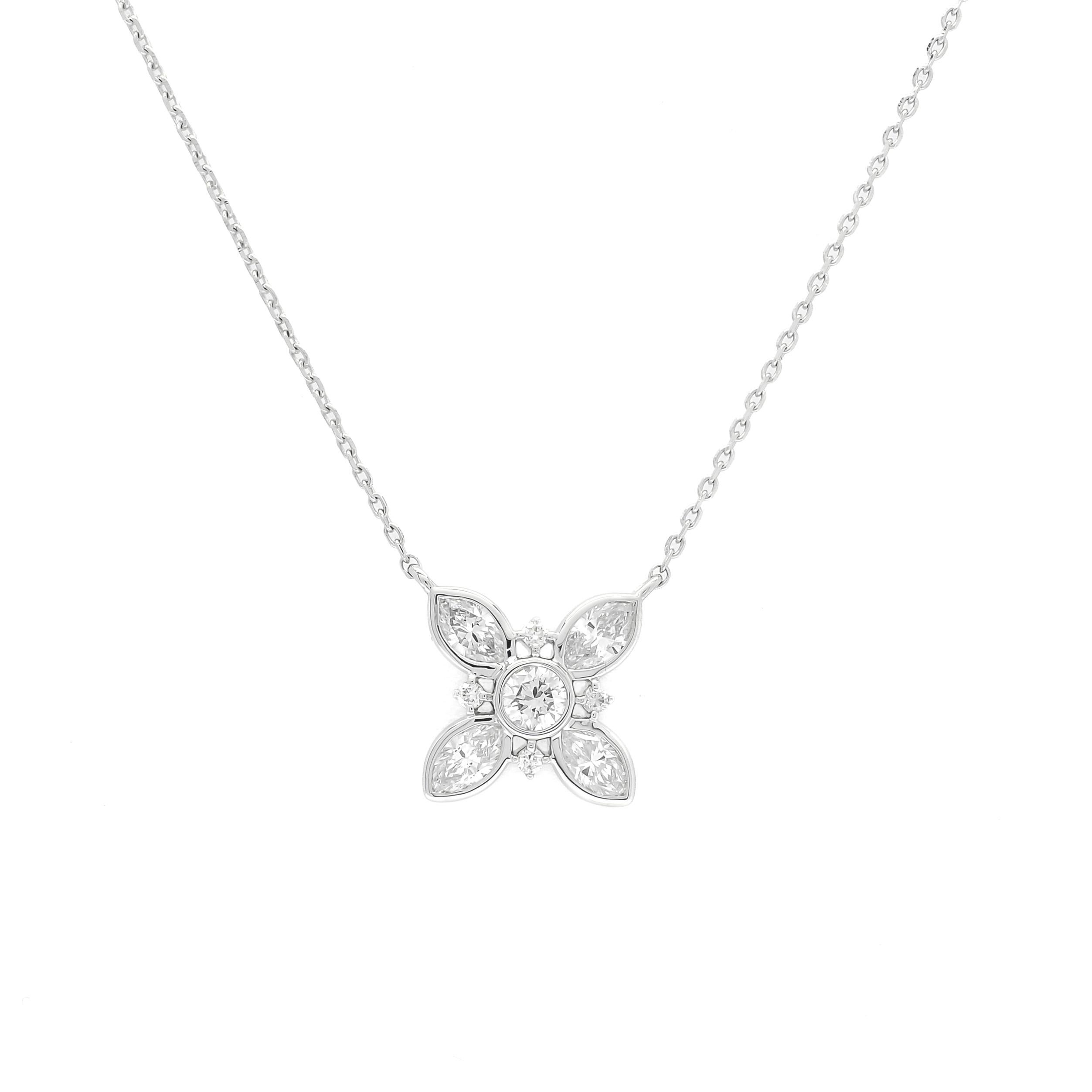 Natural Diamond 0.65 carats 18KT White Gold Flower Pendant Chain Necklace In New Condition For Sale In Antwerpen, BE