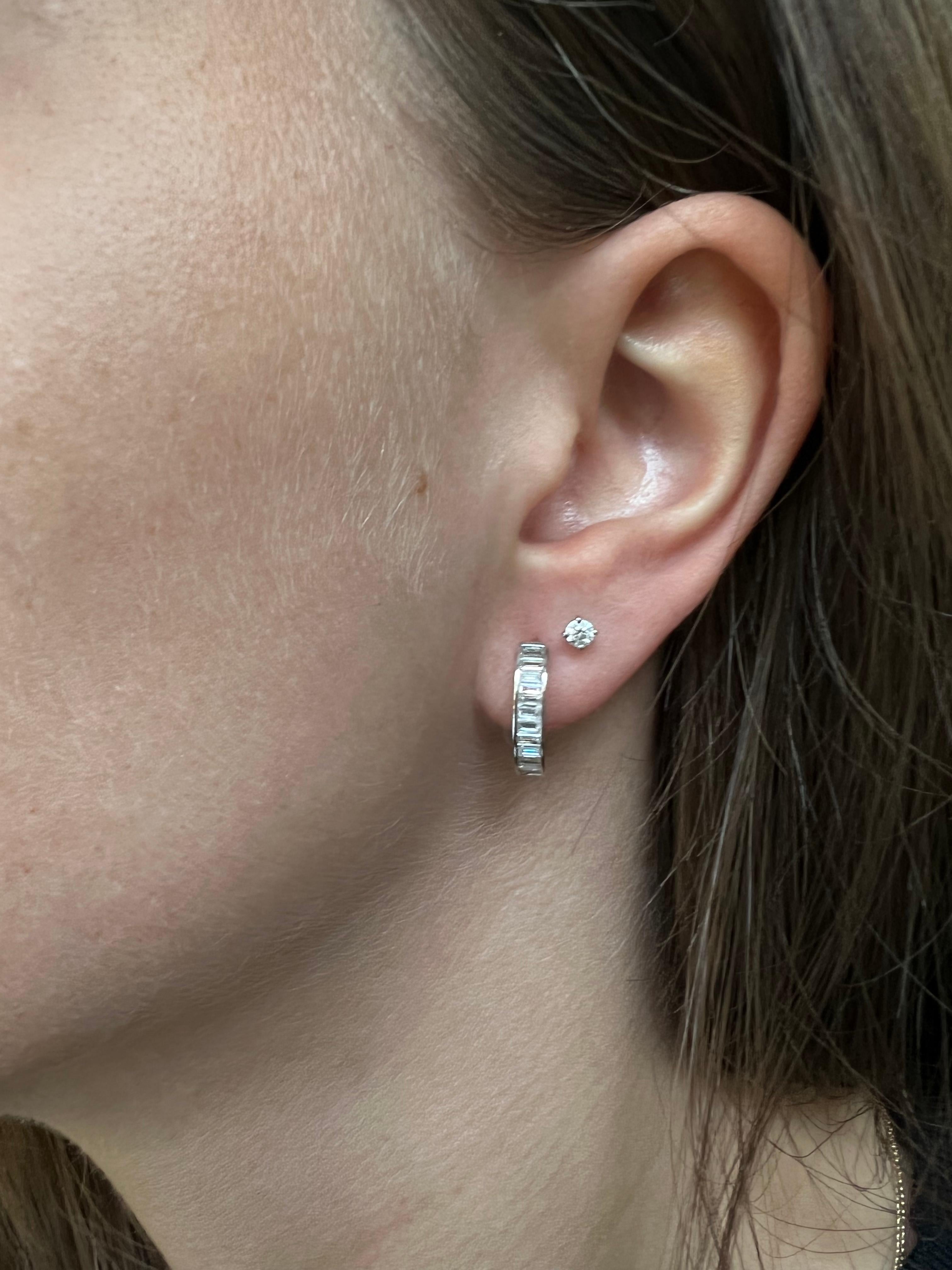 Natural Diamond 0.69carats 18KT White Gold Baguette Hoop Huggies Earrings For Sale 6