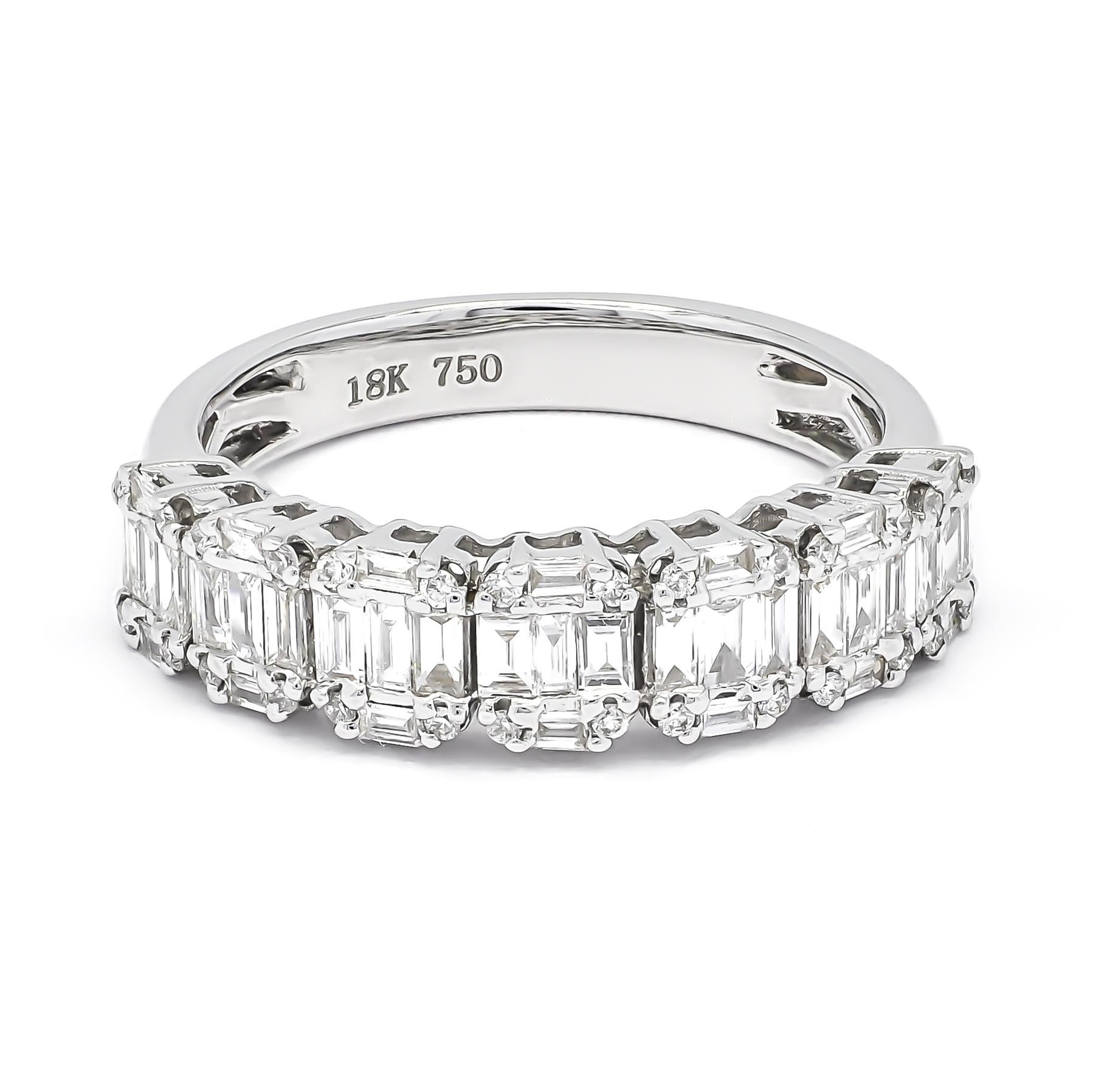 Diamante naturale da 0,70 carati in oro bianco 18 KT in vendita 1