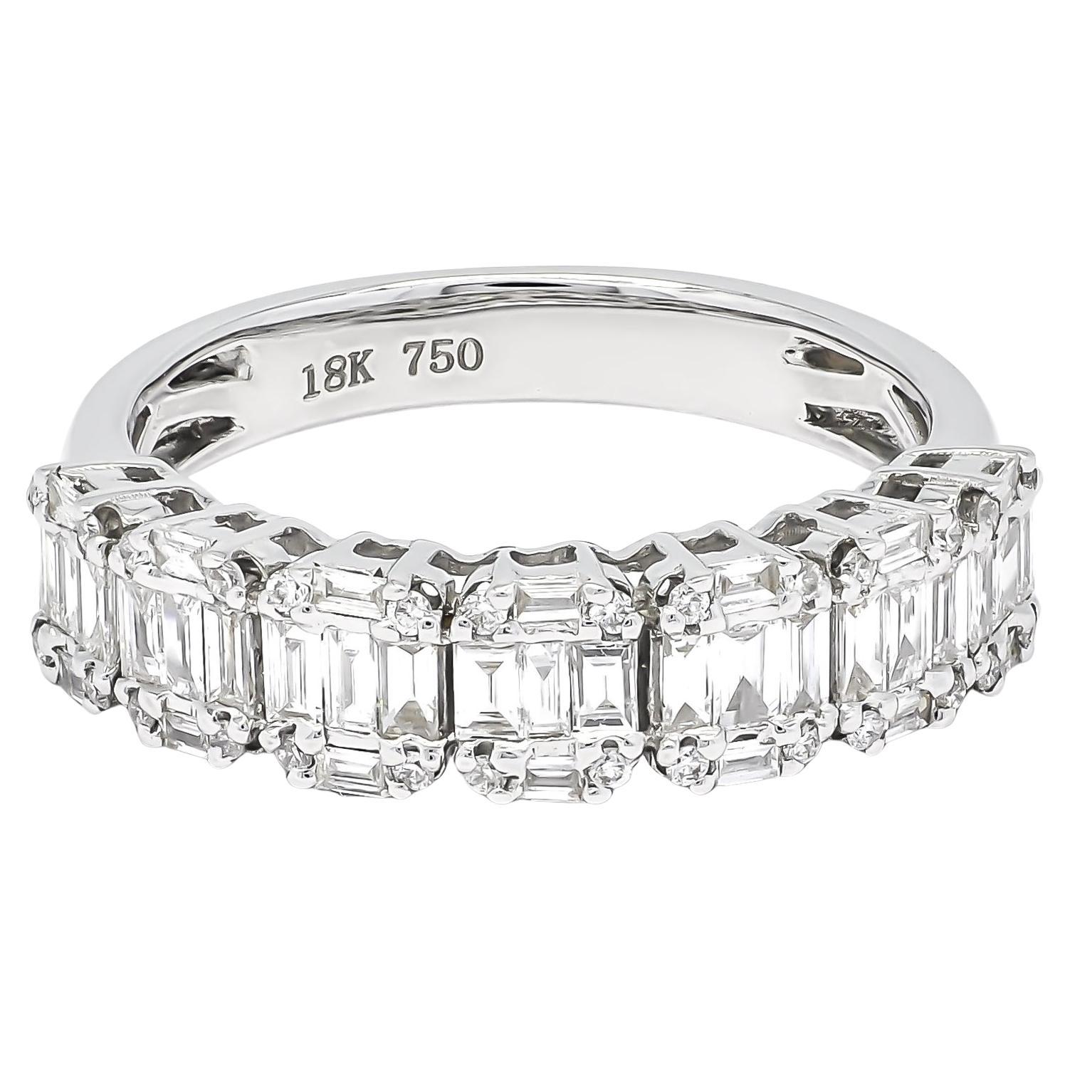 Diamante naturale da 0,70 carati in oro bianco 18 KT