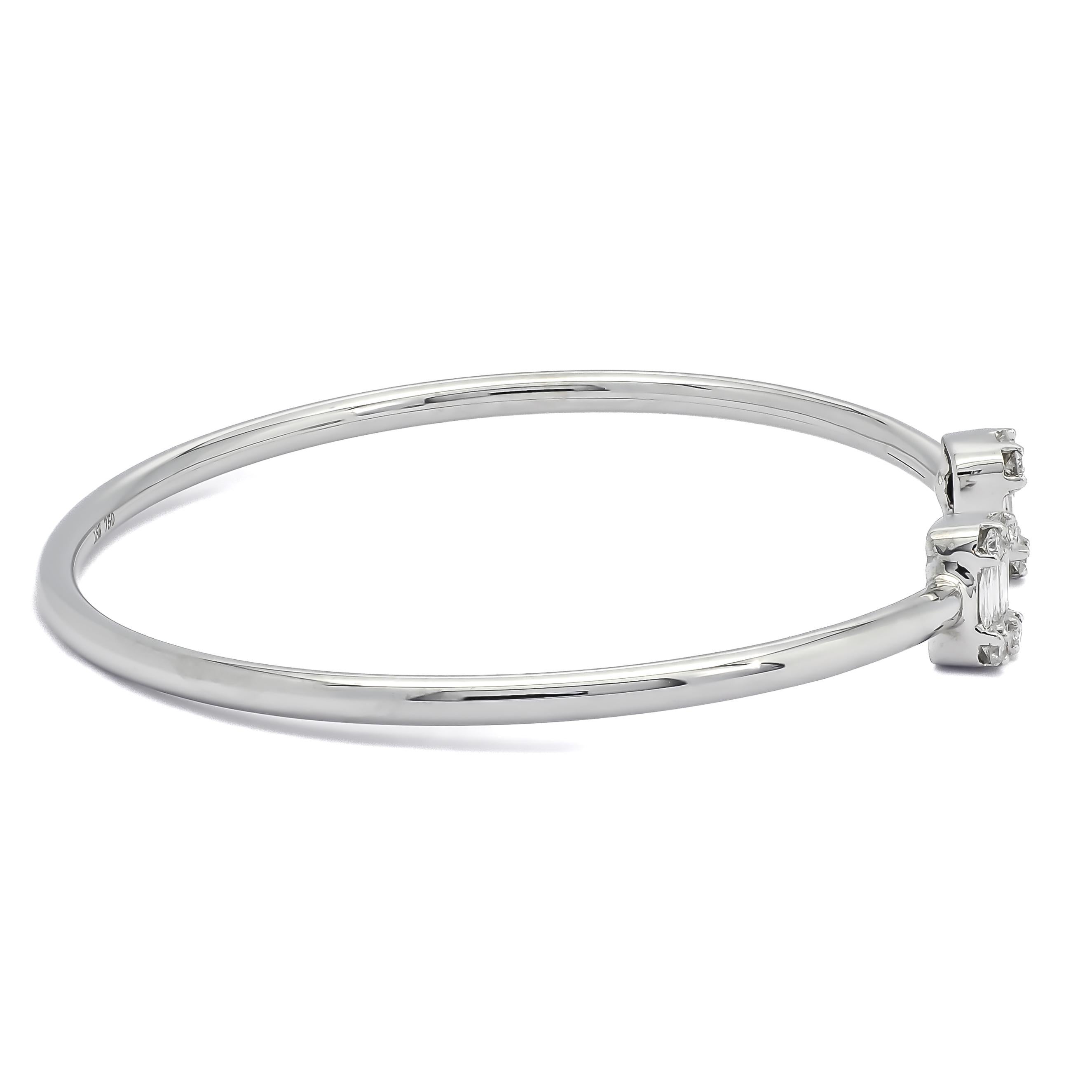 Moderne Bracelet jonc grappe en or blanc 18 carats avec diamants naturels de 0,70 carat  en vente