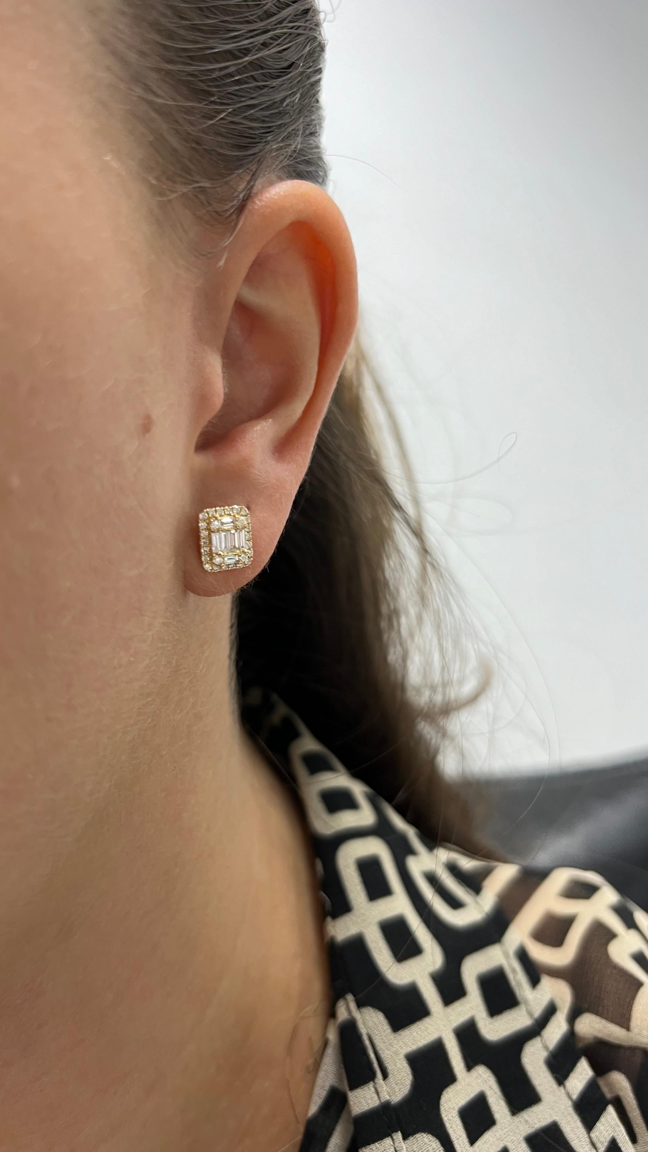 Tapered Baguette Natural Diamond 0.70 carats 18KT Rose Cluster Simple Stud Earrings For Sale