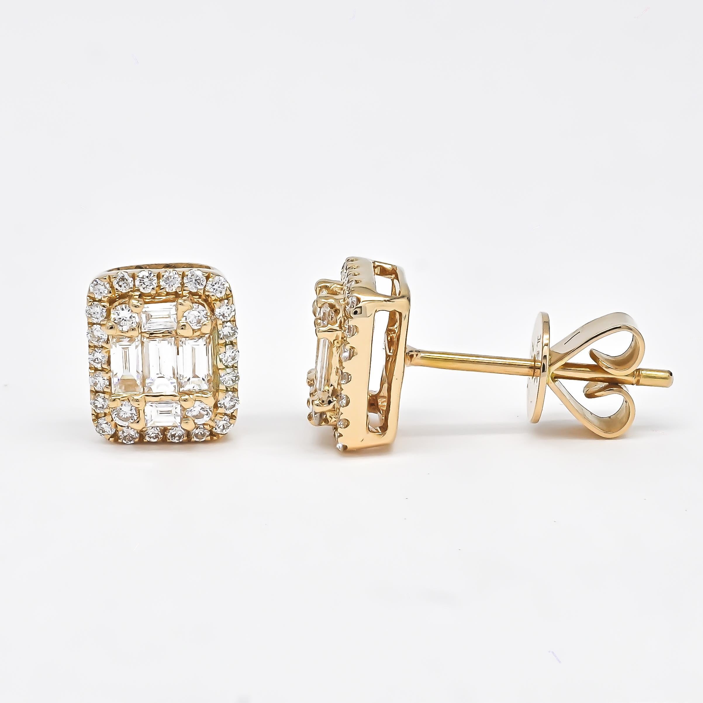 Women's or Men's Natural Diamond 0.70 carats 18KT Rose Cluster Simple Stud Earrings For Sale