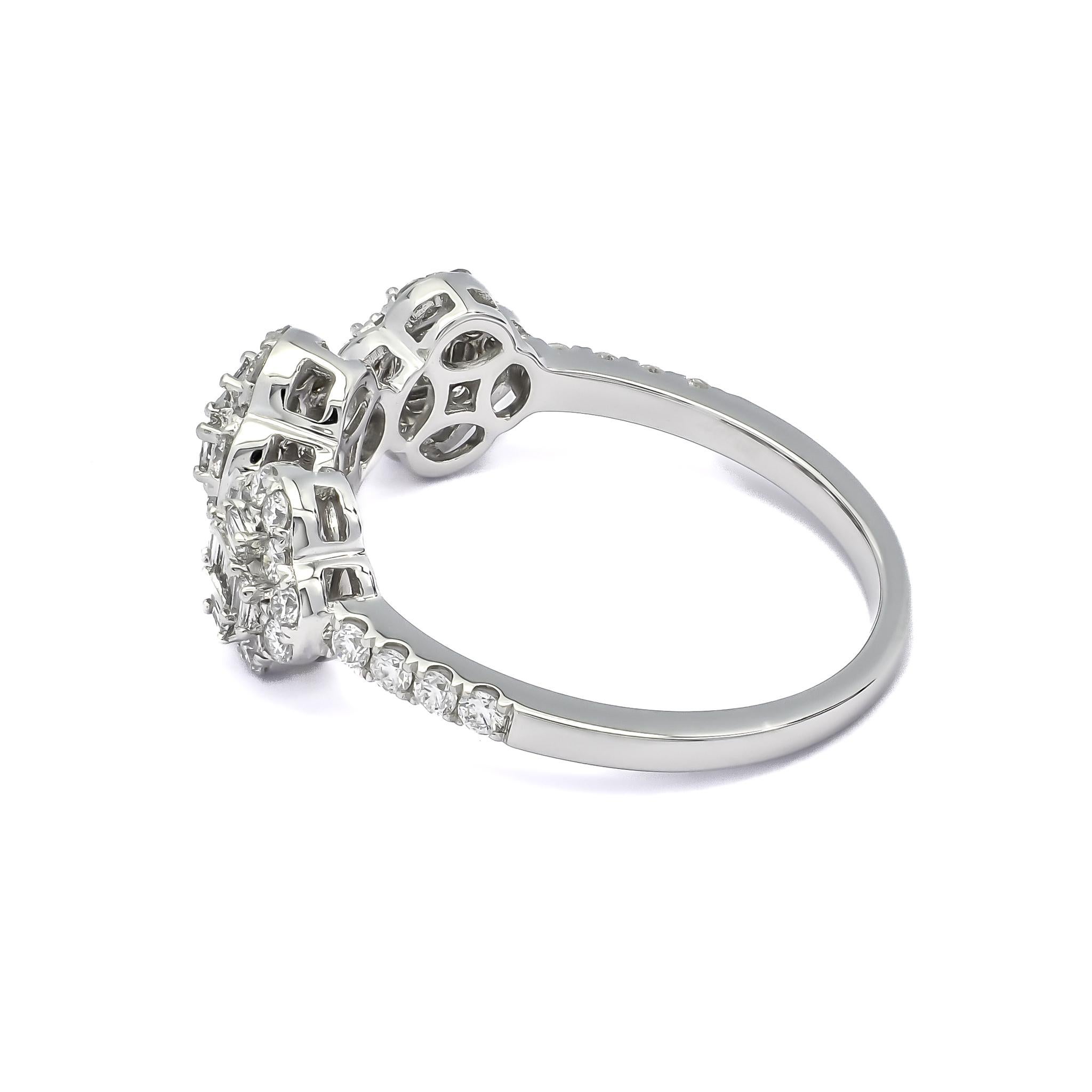 Bague cocktail trèfle feuille en or blanc 18 carats et diamant naturel de 0,70 carat Unisexe en vente