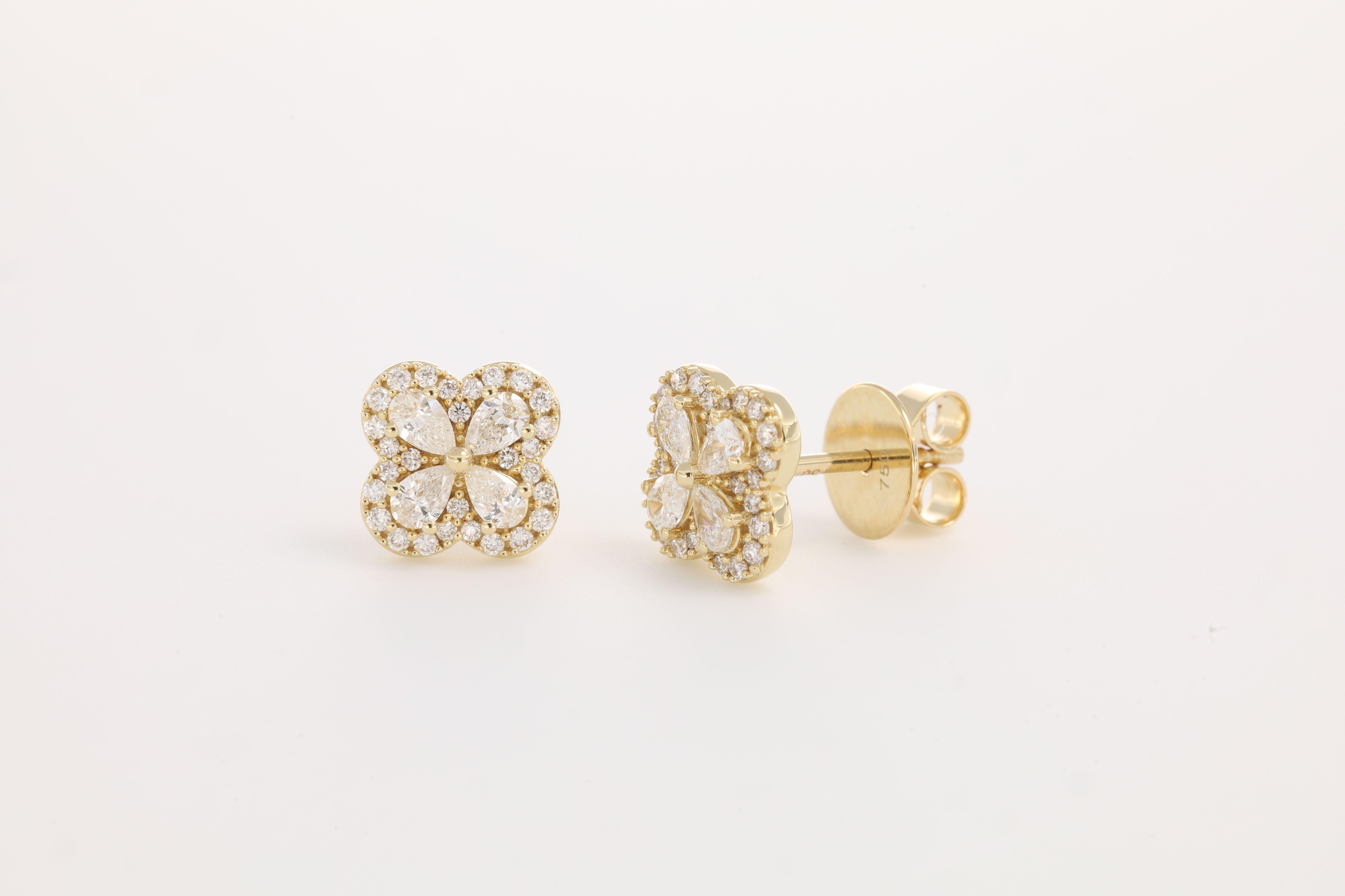 Natural Diamond 0.73 carats 18KT Yellow Gold Marquise Diamonds Stud Earrings In New Condition For Sale In Antwerpen, BE