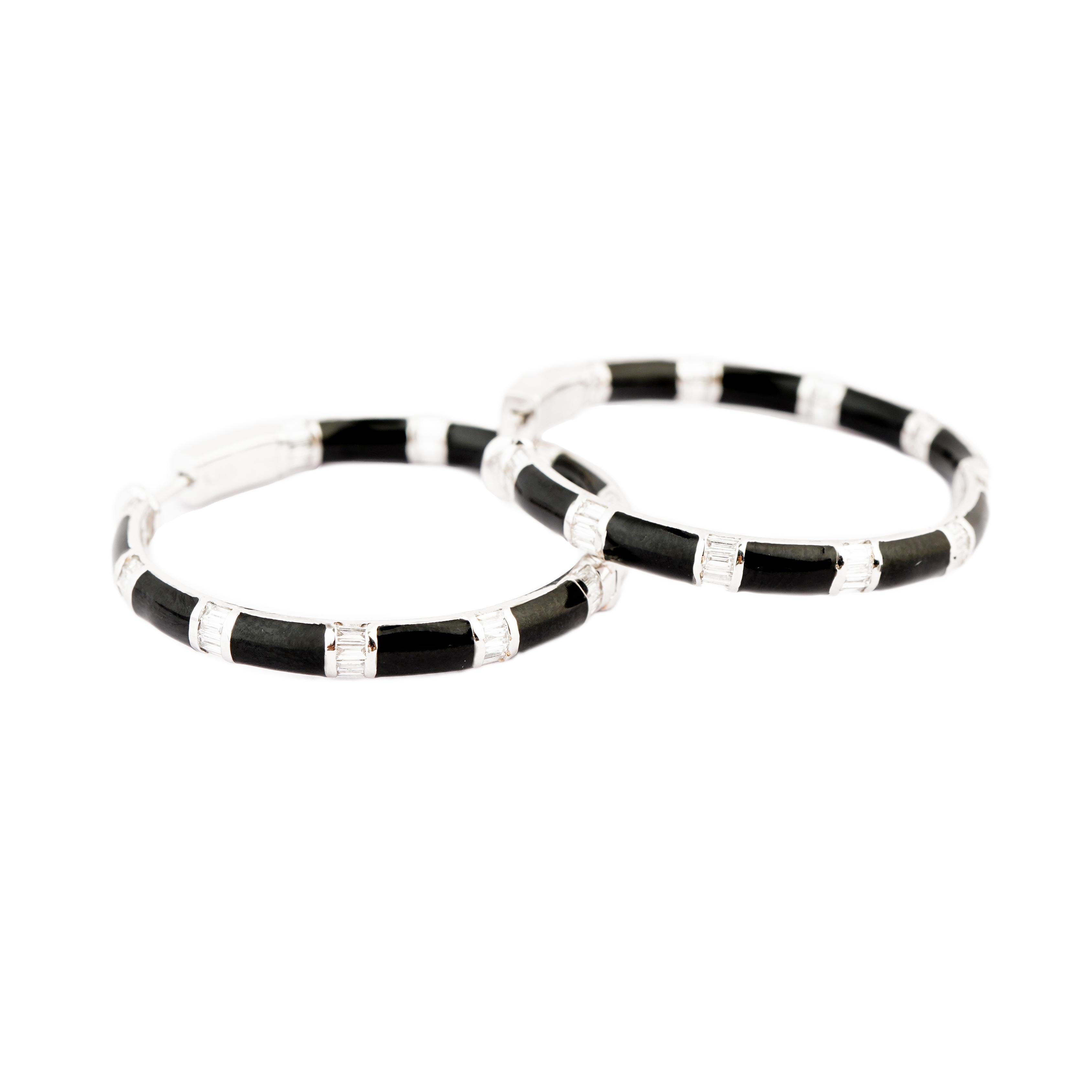 GW= 6,75gm
NW= 6,60gm
DIAMANT = 0,74cts

FOLLOW US ON INSTA (divinejewellerylounge)

Code = bh