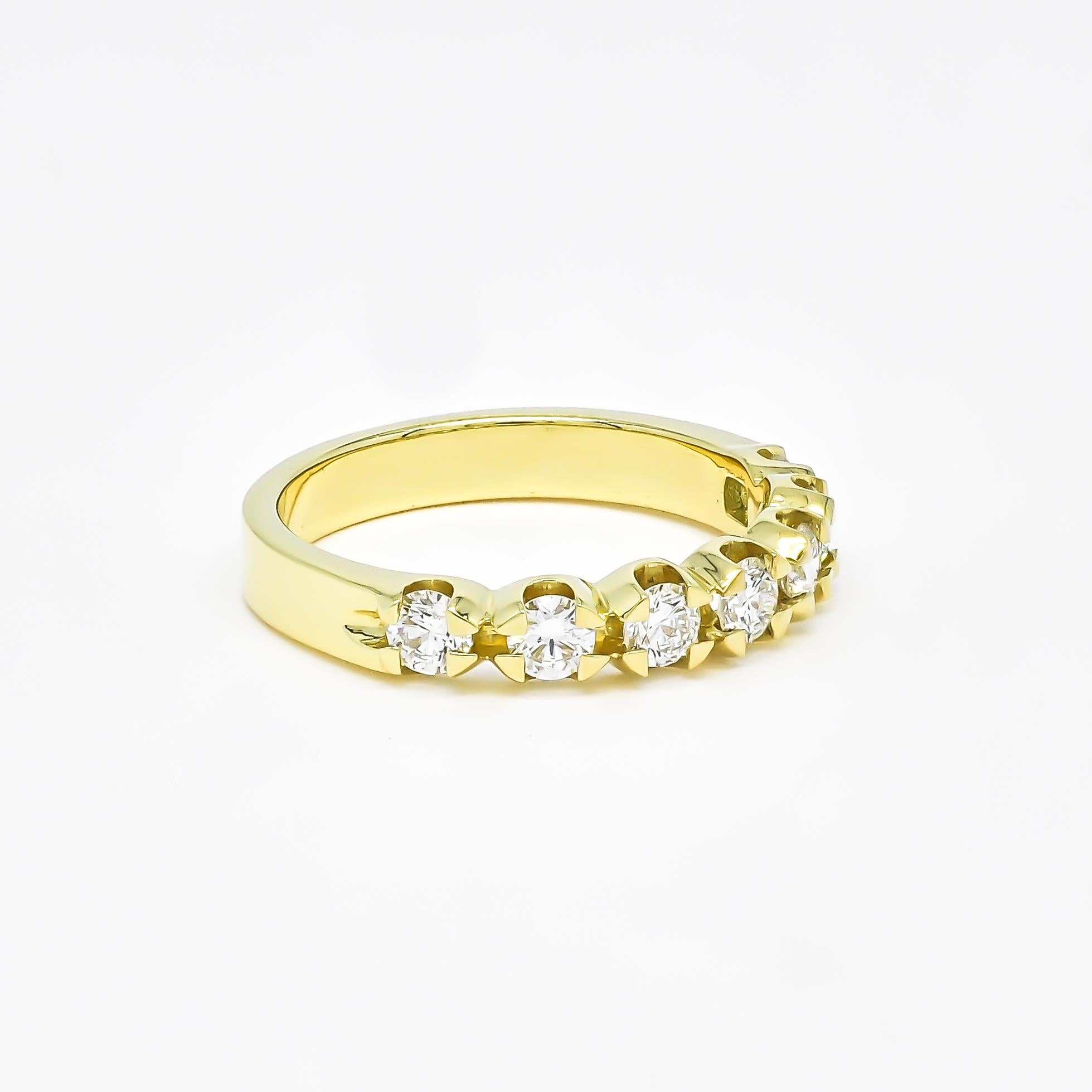 Natural Diamond 0.77 Carats 18KT White Gold 7 Solitaire Half Eternity Band In New Condition For Sale In Antwerpen, BE