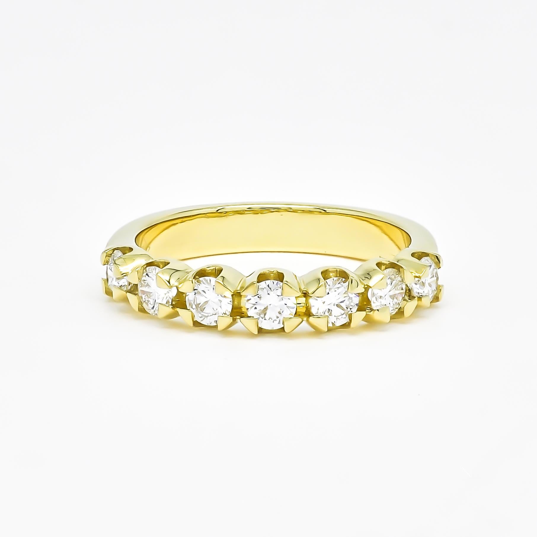 Diamante naturale da 0,77 carati in oro bianco 18KT 7 Solitari a mezza eternità in vendita 1