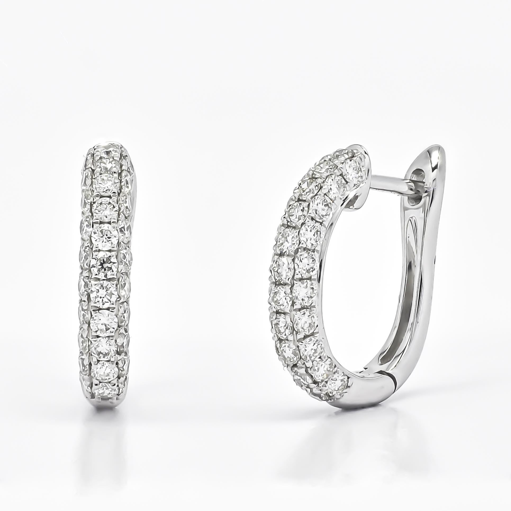 Natural Diamond 0.77CT 18 Karat Rose Gold Small Pavé Hoop Huggies Earrings In New Condition For Sale In Antwerpen, BE