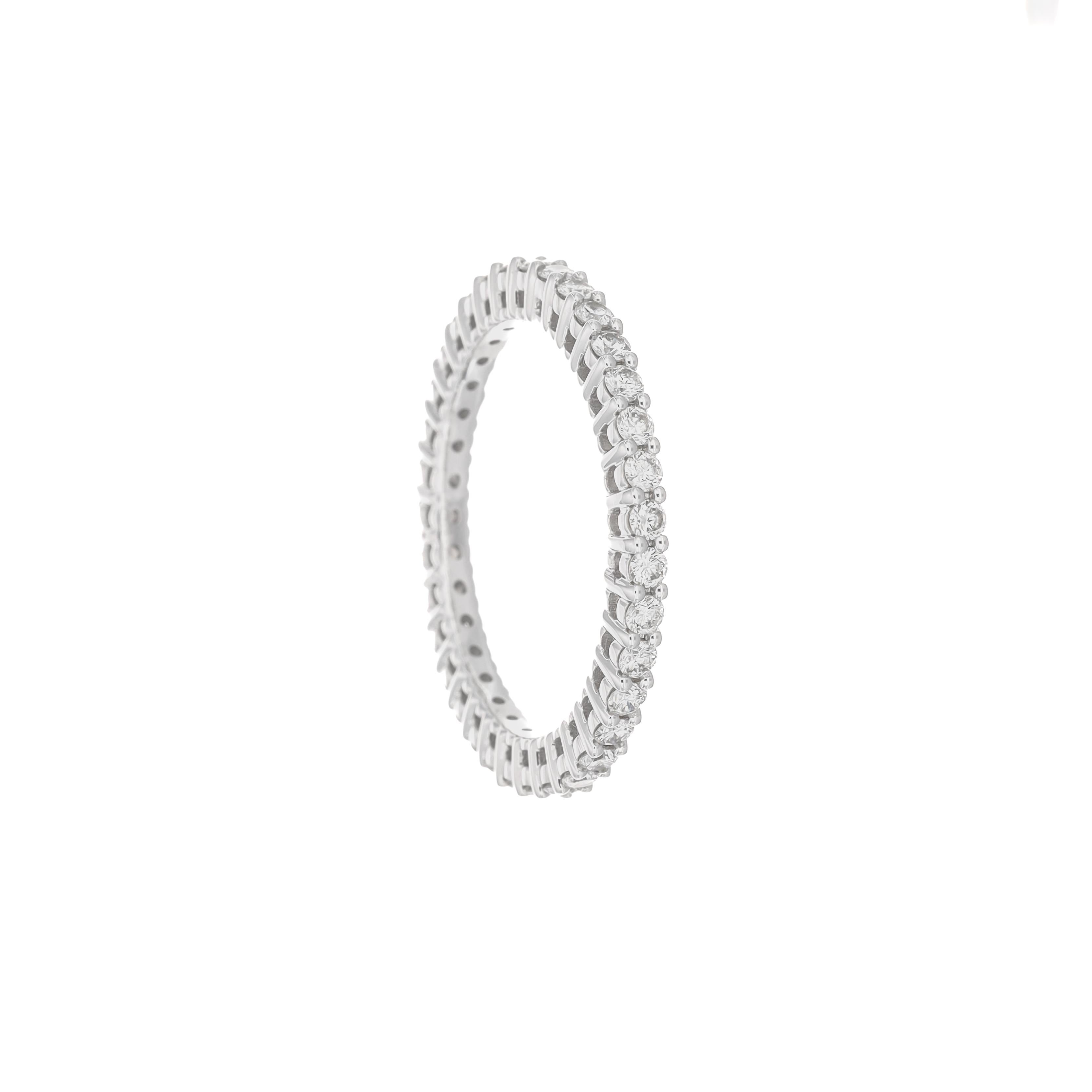 Modern Natural Diamond 0.80 carats 18 Karat White Gold Eternity Wedding Band  For Sale
