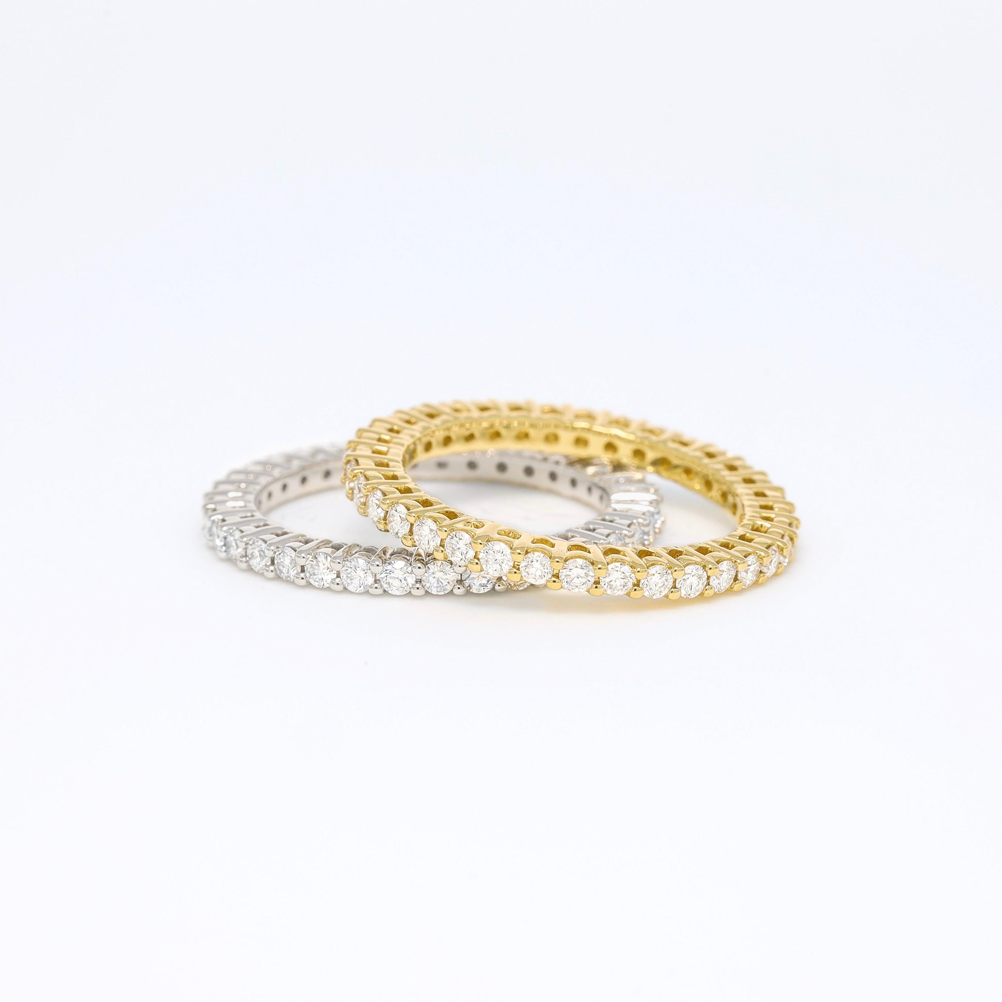 Modern Natural Diamond 0.80 carats 18 Karat Yellow Gold Eternity Wedding Band  For Sale
