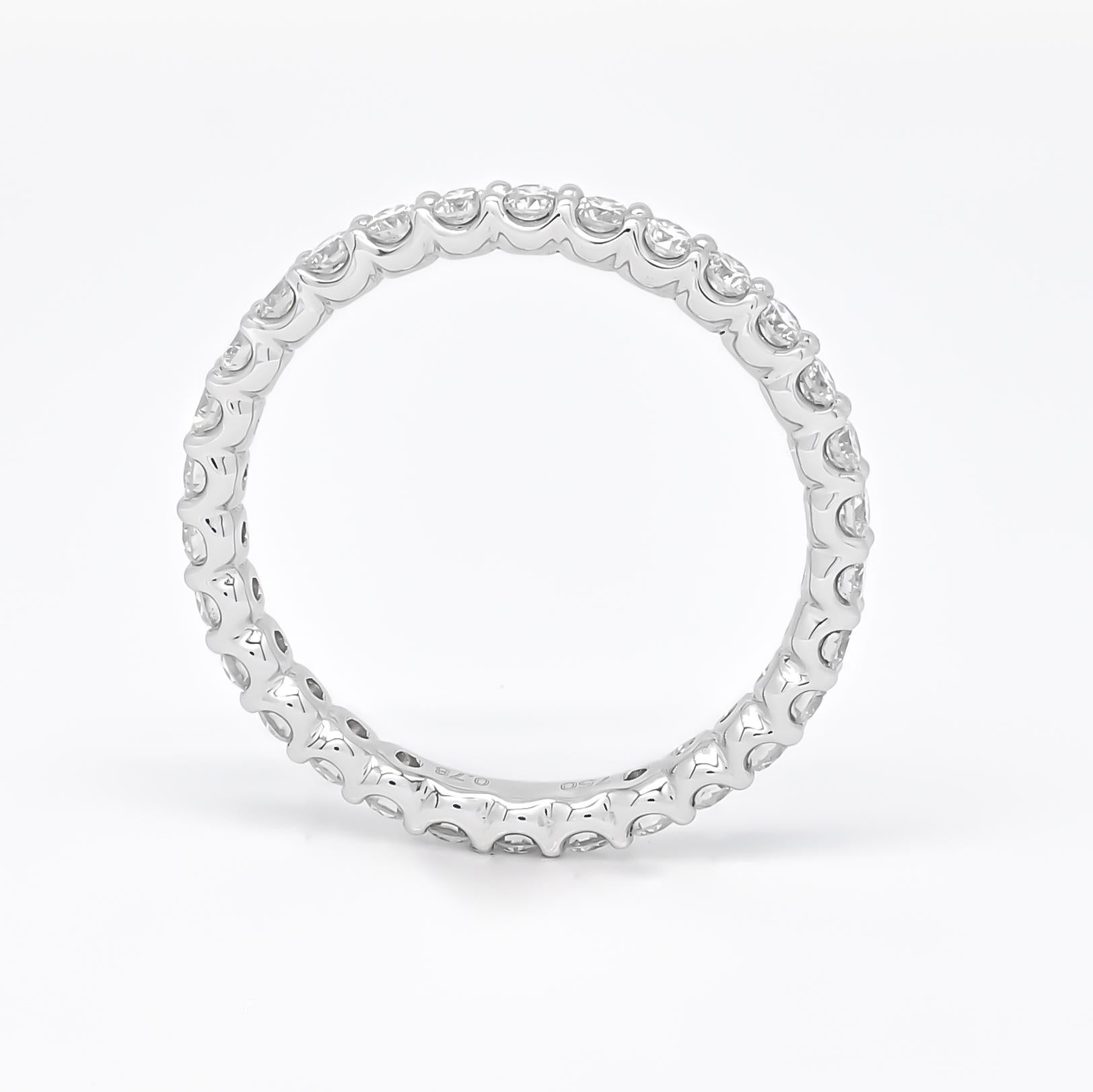 Natürlicher Diamant 0,85 Karat 18 Weißgold Full Eternity Ehering mit natürlichem Diamant (Moderne) im Angebot