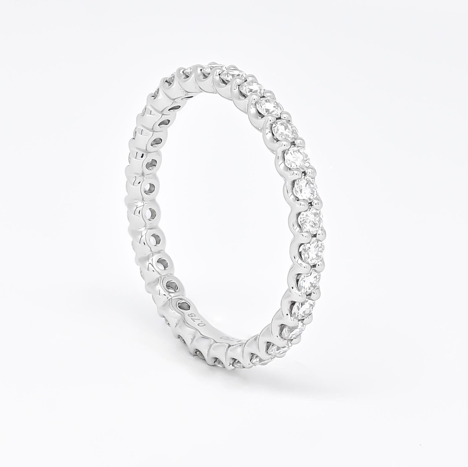 Natürlicher Diamant 0,85 Karat 18 Weißgold Full Eternity Ehering mit natürlichem Diamant (Rundschliff) im Angebot