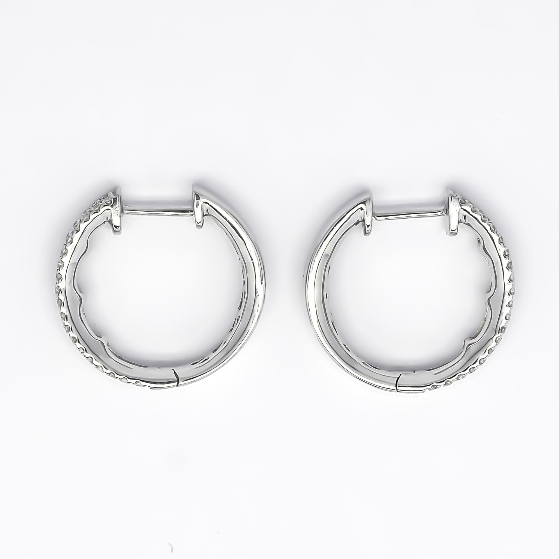 Natural Diamond 0.85 carats 18KT White Gold Hoop Huggie Earrings In New Condition For Sale In Antwerpen, BE