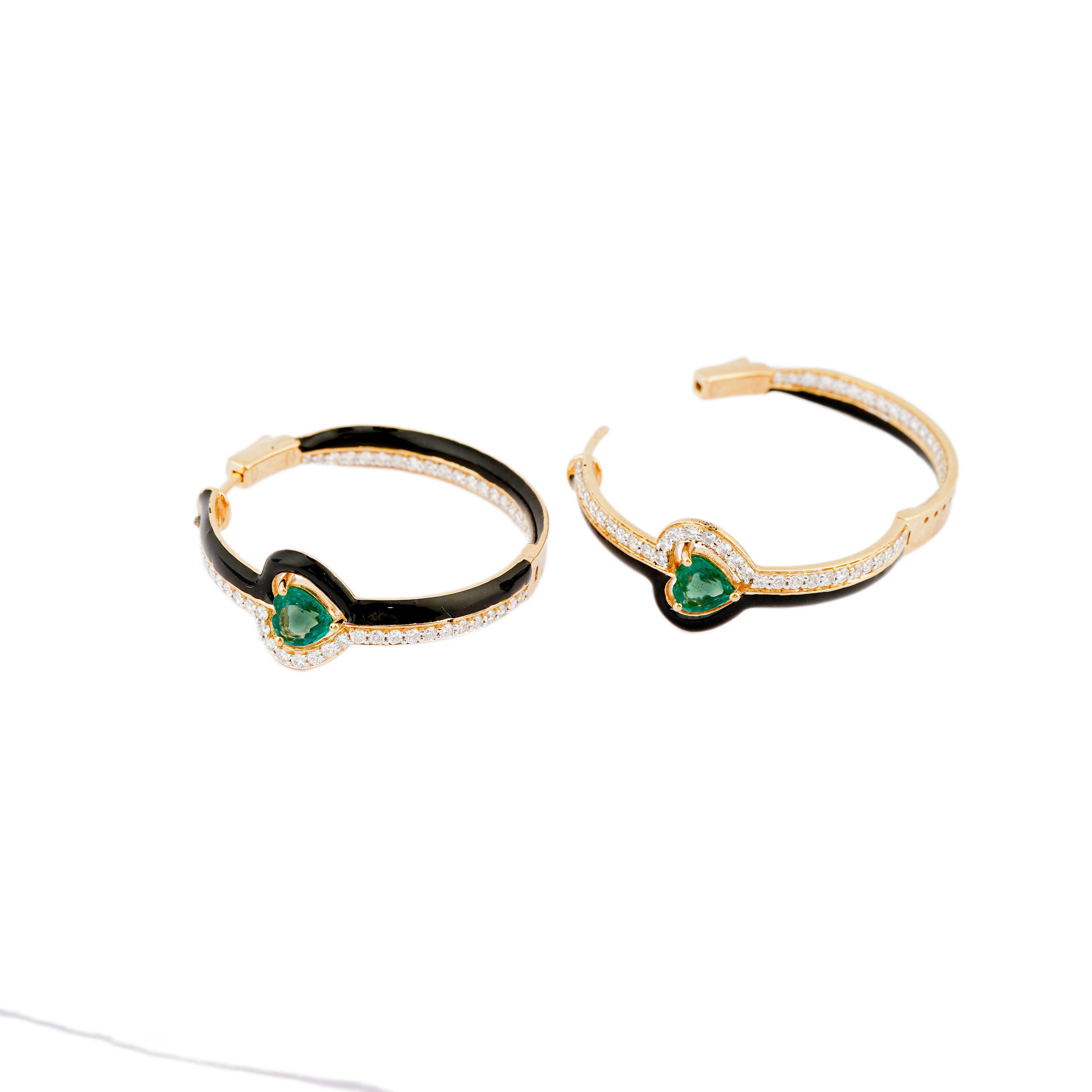 GW=11.01 gm
NW=10,68 gm
diamante=0,93cts
esmeralda=0,73cts


SE TRATA DE UNA PIEZA NUEVA

SIGA el escaparate de MonalisaJewelry Inc. para ver la última colección.
Envío gratuito con en Estados Unidos
Le animamos a que eche un vistazo a todas las