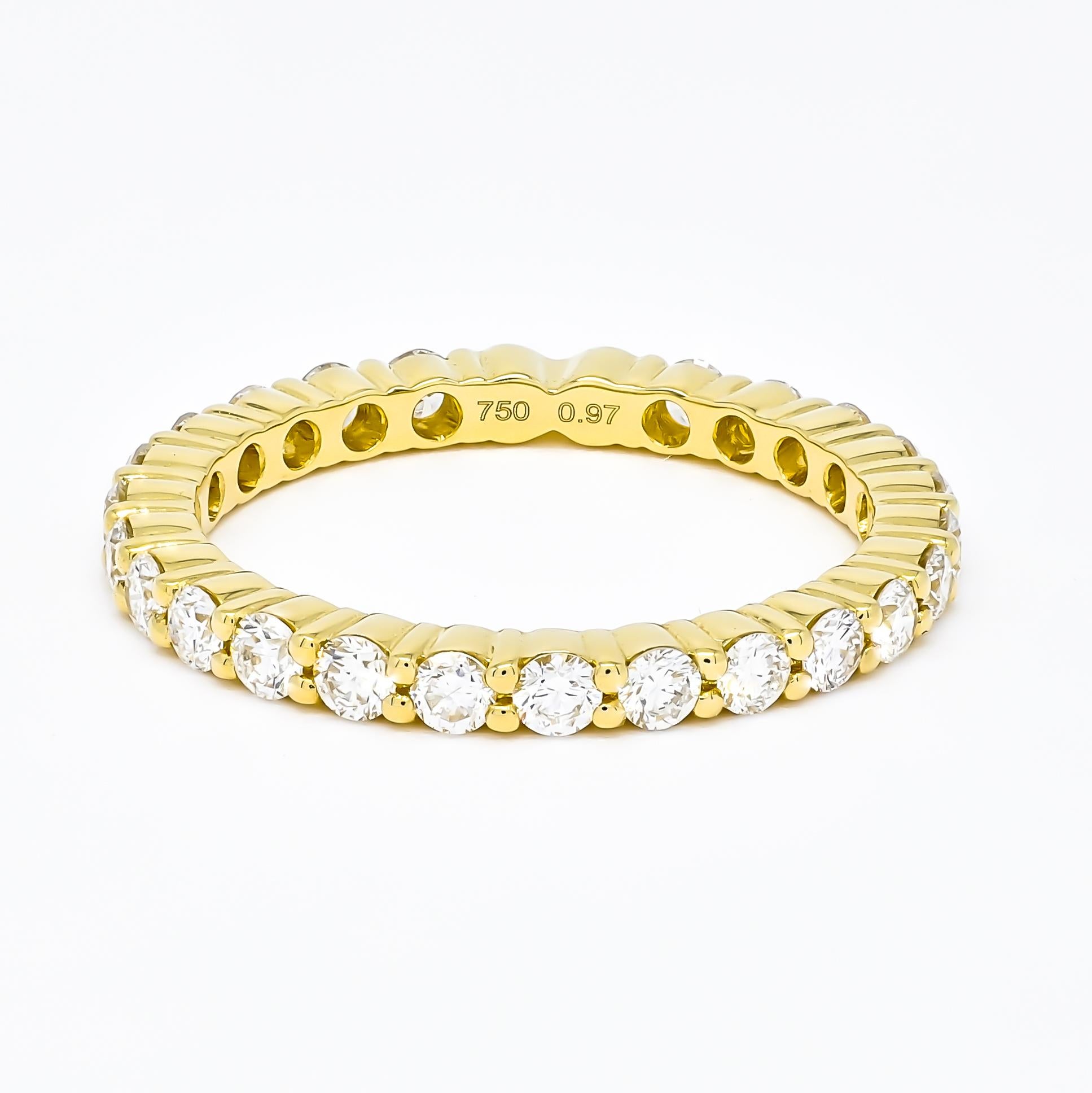 Taille ronde Anneau de mariage éternel en or jaune 18KT avec diamant Nature 0.97 carats en vente