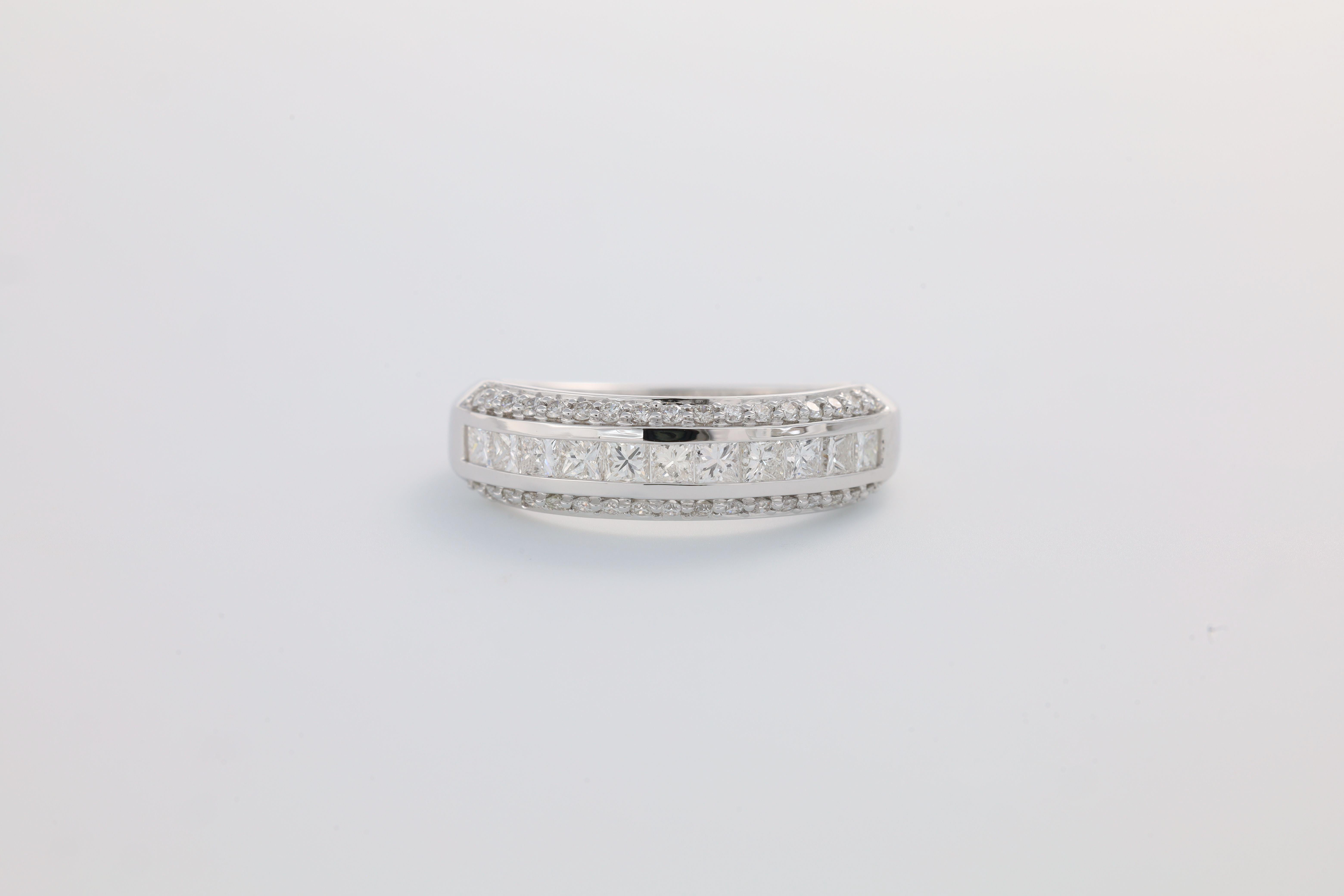 Natural Diamond 1.00 carat 18KT White Gold Modern Band Ring für Damen oder Herren im Angebot