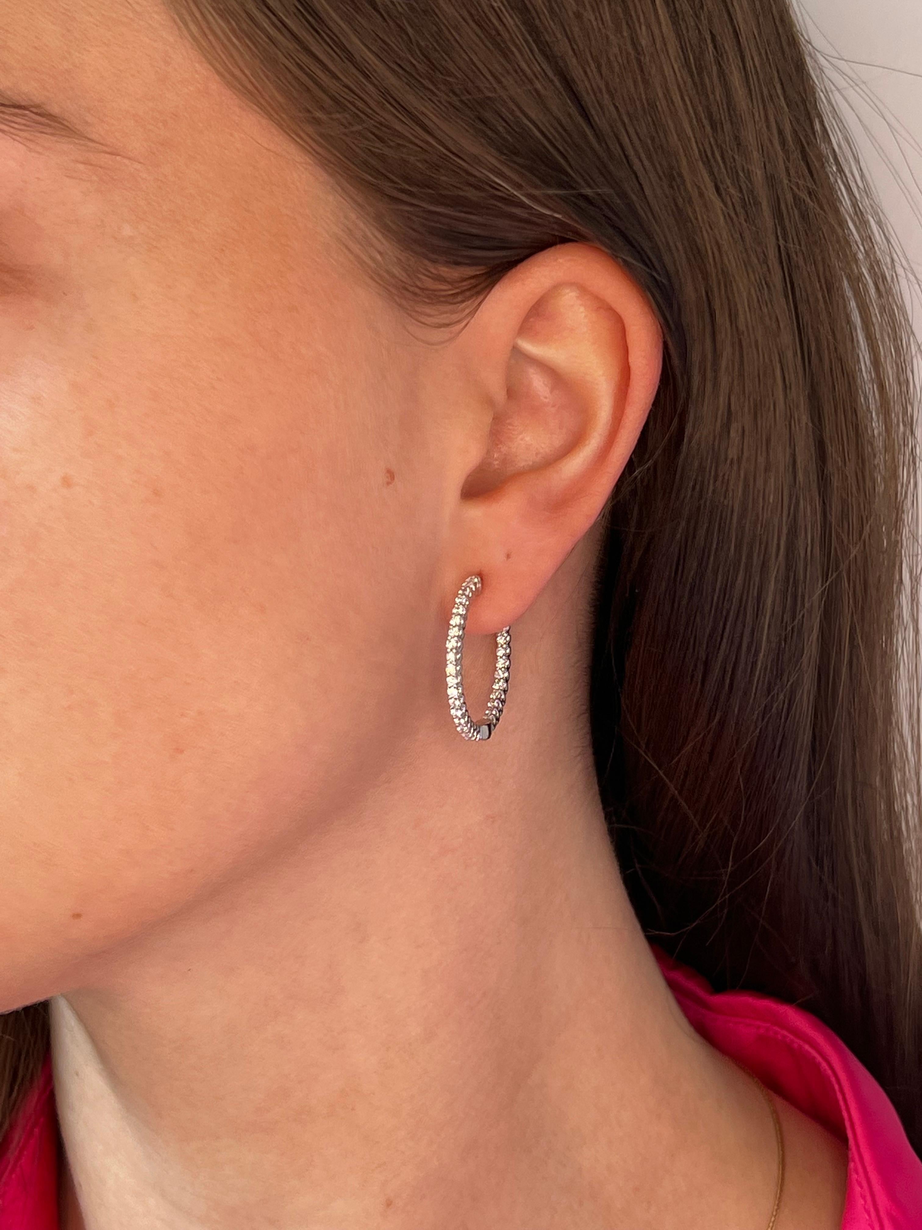 Créoles huggies en or blanc 18 carats avec diamants naturels de 1,00 carat en vente 2