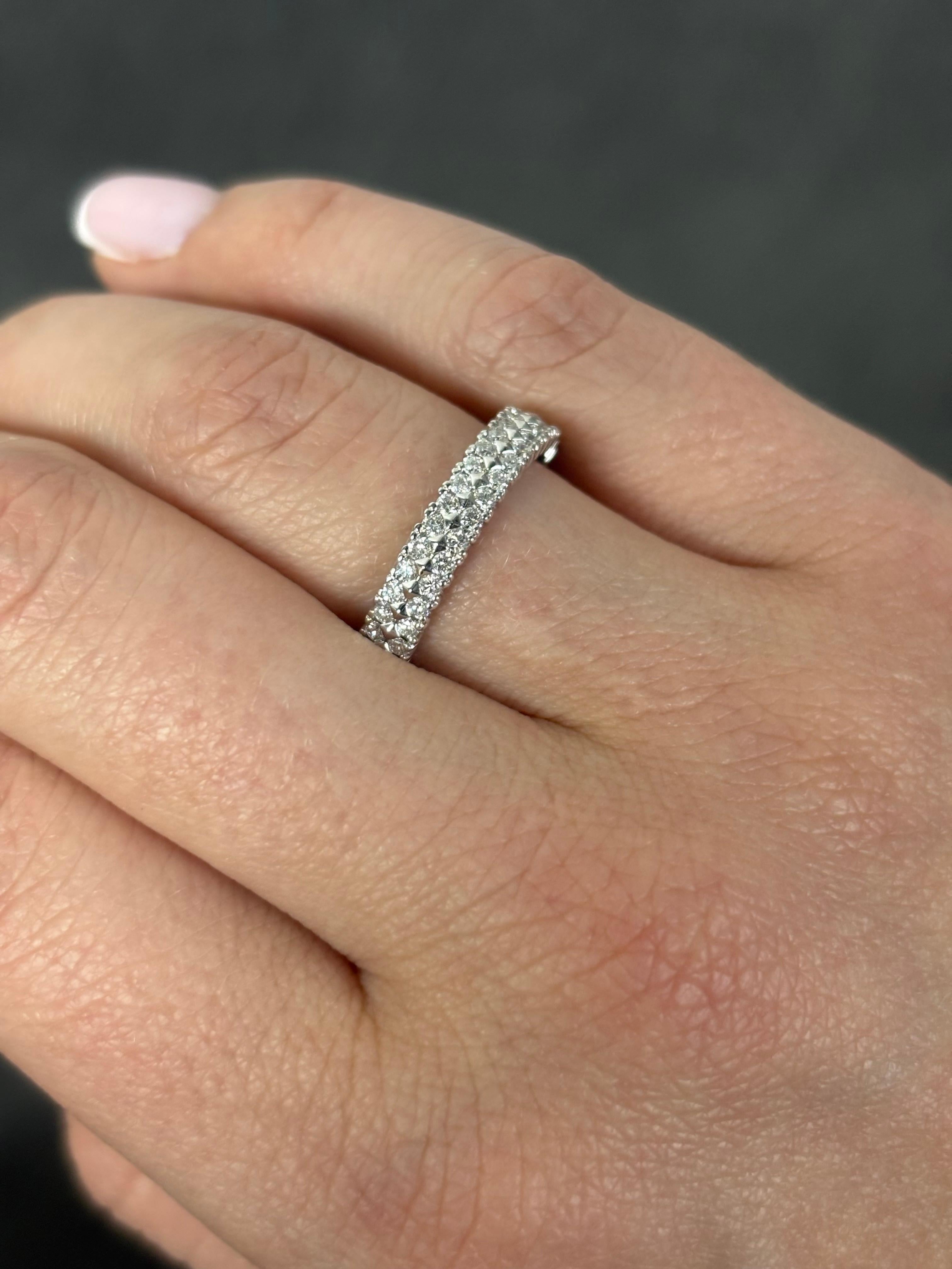 Natural Diamond 1.00 carats 18KT White Gold Two Row Beads Wedding Band Ring en vente 6