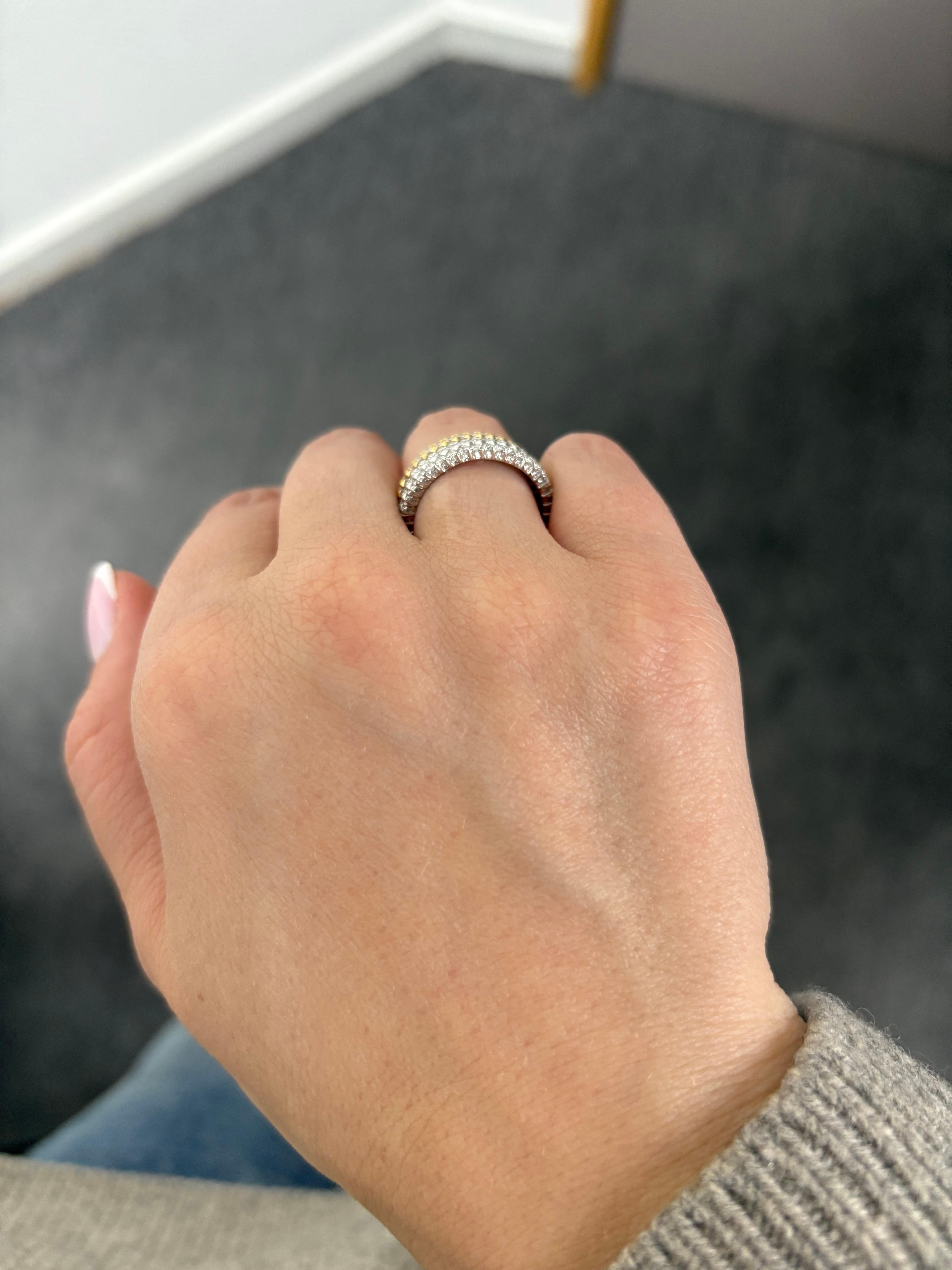 Natural Diamond 1.00 carats 18KT White Gold Two Row Beads Wedding Band Ring en vente 3