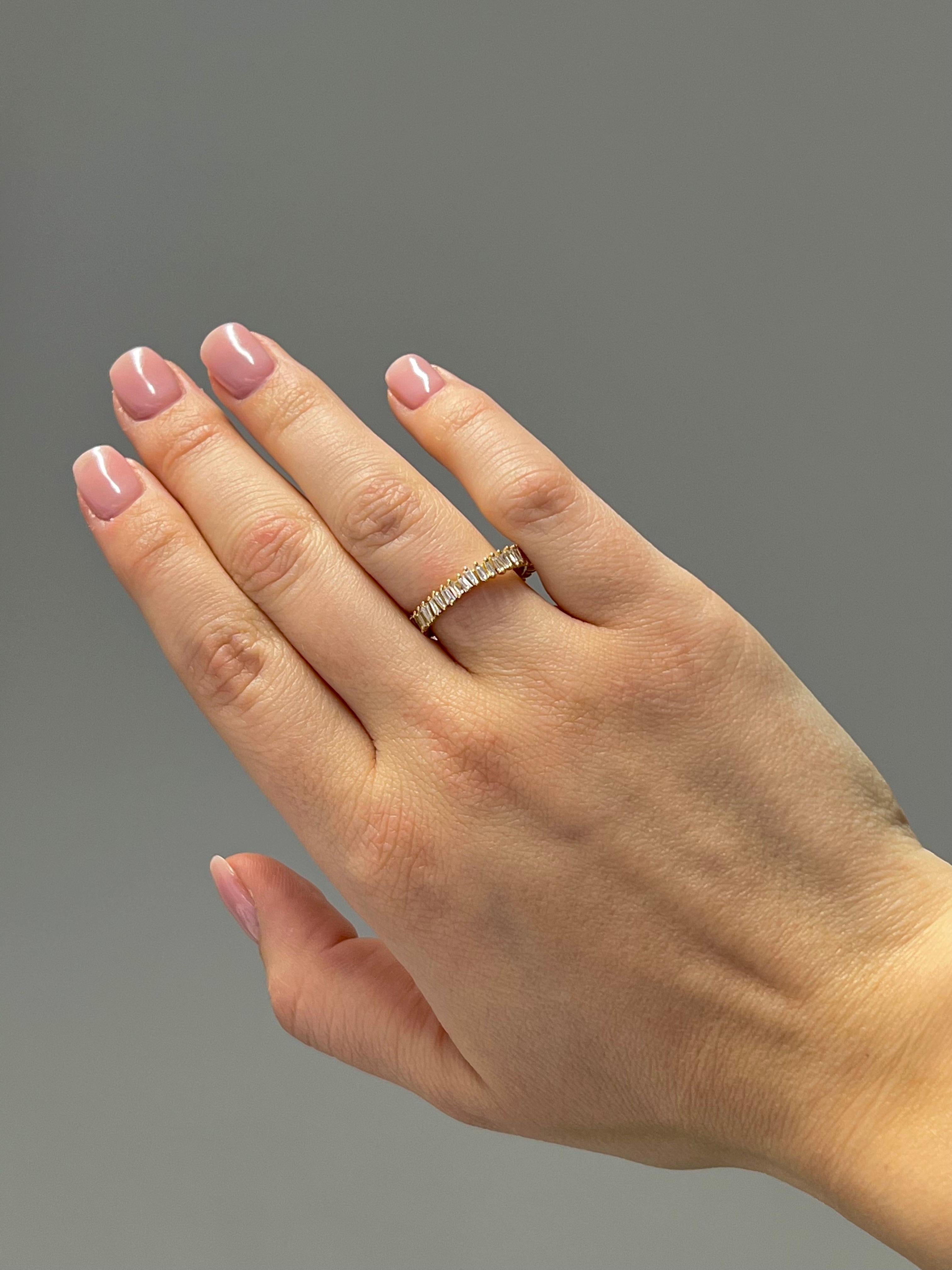 Natural Diamond 1.00 carats 18KT Yellow Gold Baguette Full Eternity Band Ring For Sale 6