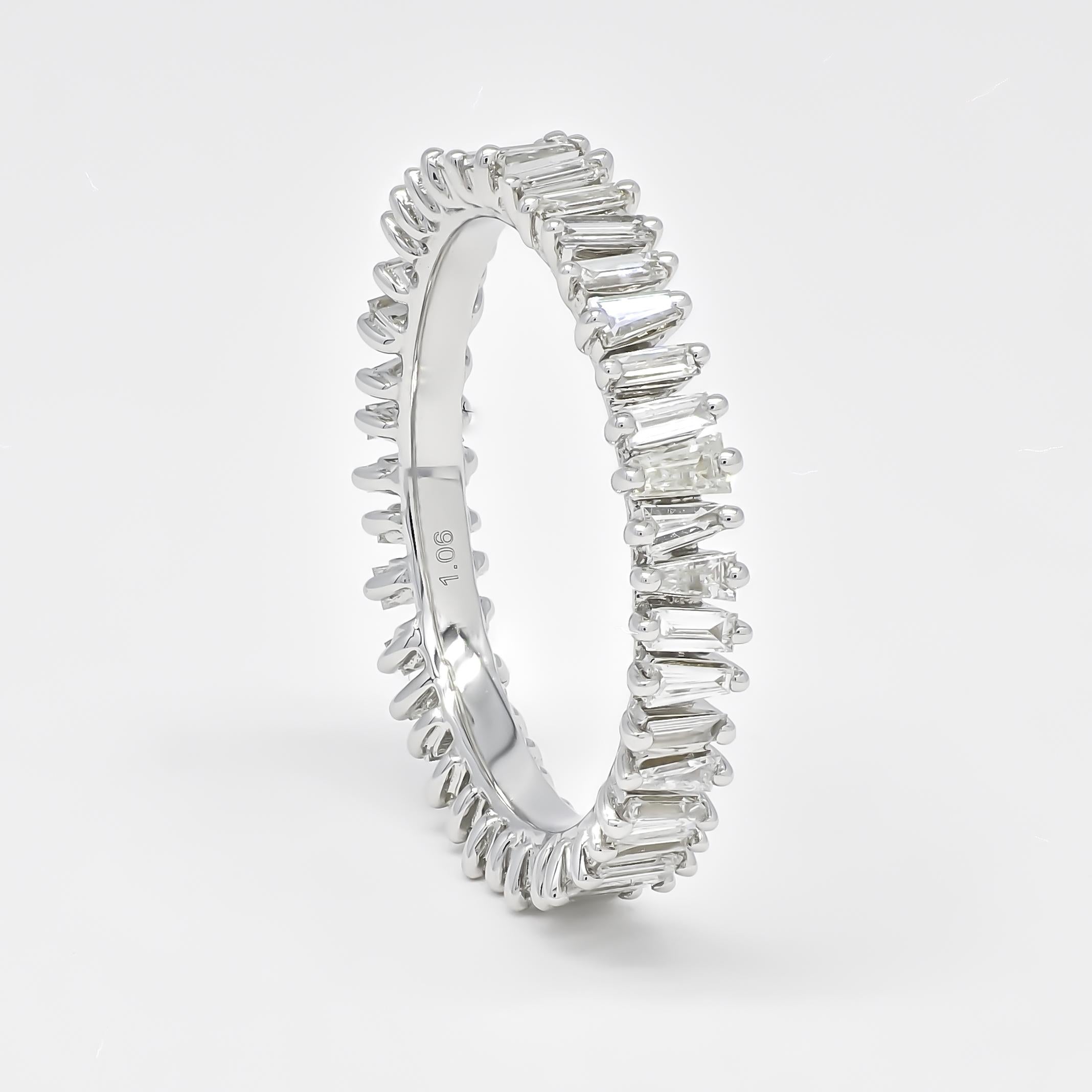 Natural Diamond 1.00 carats 18KT Yellow Gold Baguette Full Eternity Band Ring In New Condition For Sale In Antwerpen, BE