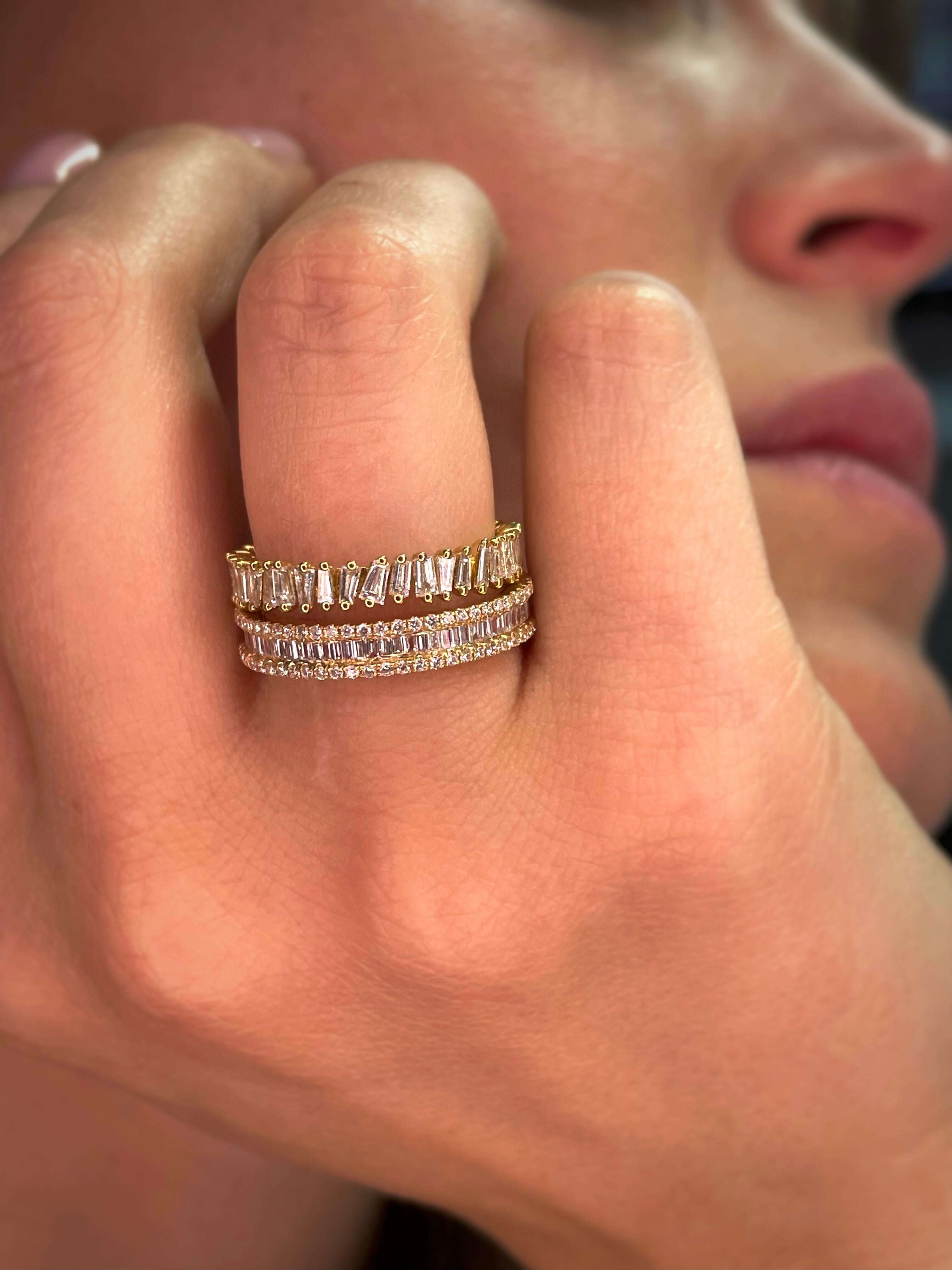 Natural Diamond 1.00 carats 18KT Yellow Gold Baguette Full Eternity Band Ring For Sale 3