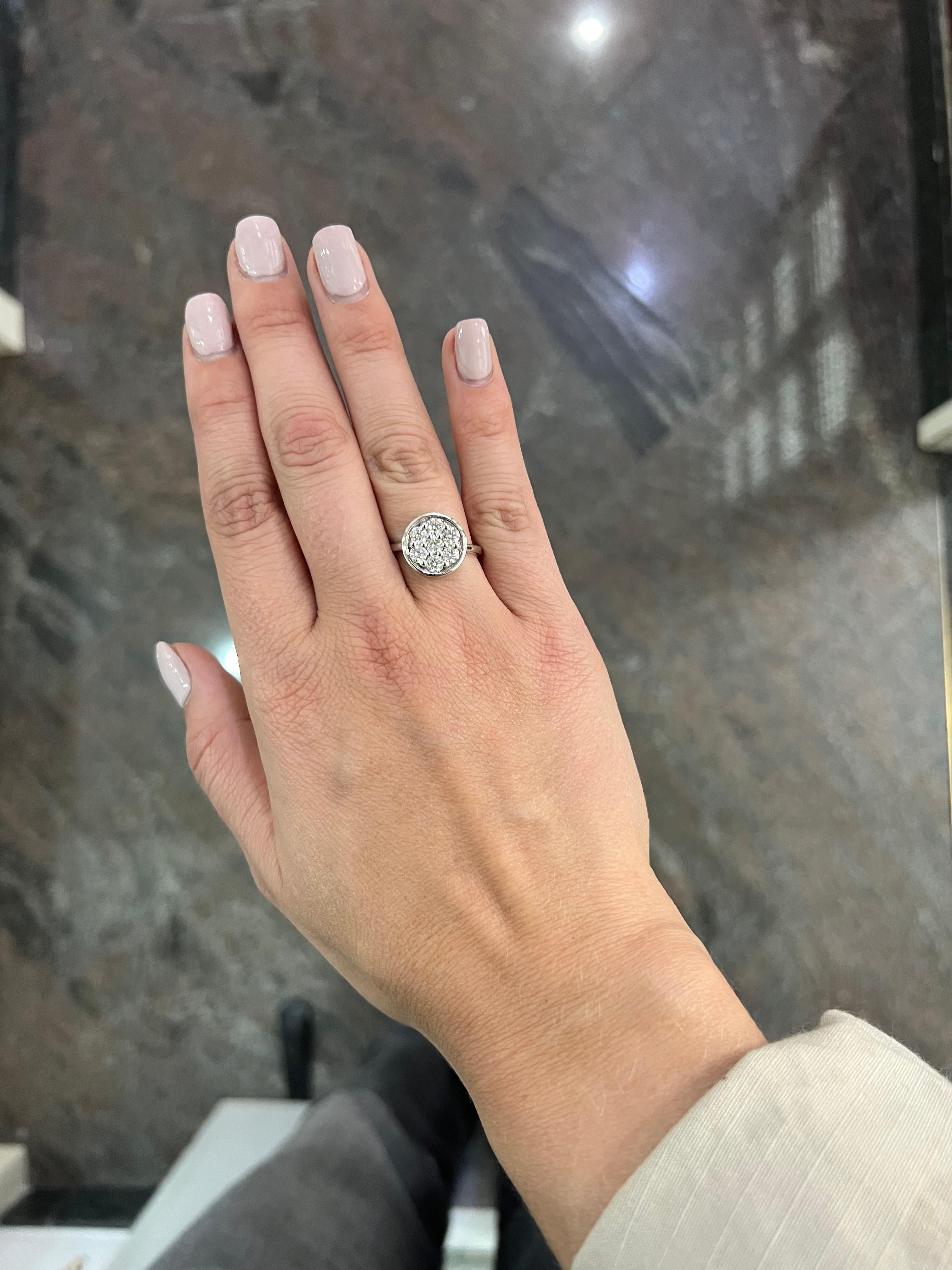 Natural Diamond 1.02CT, 18Karat White Gold Diamond Engagement Ring For Sale 3
