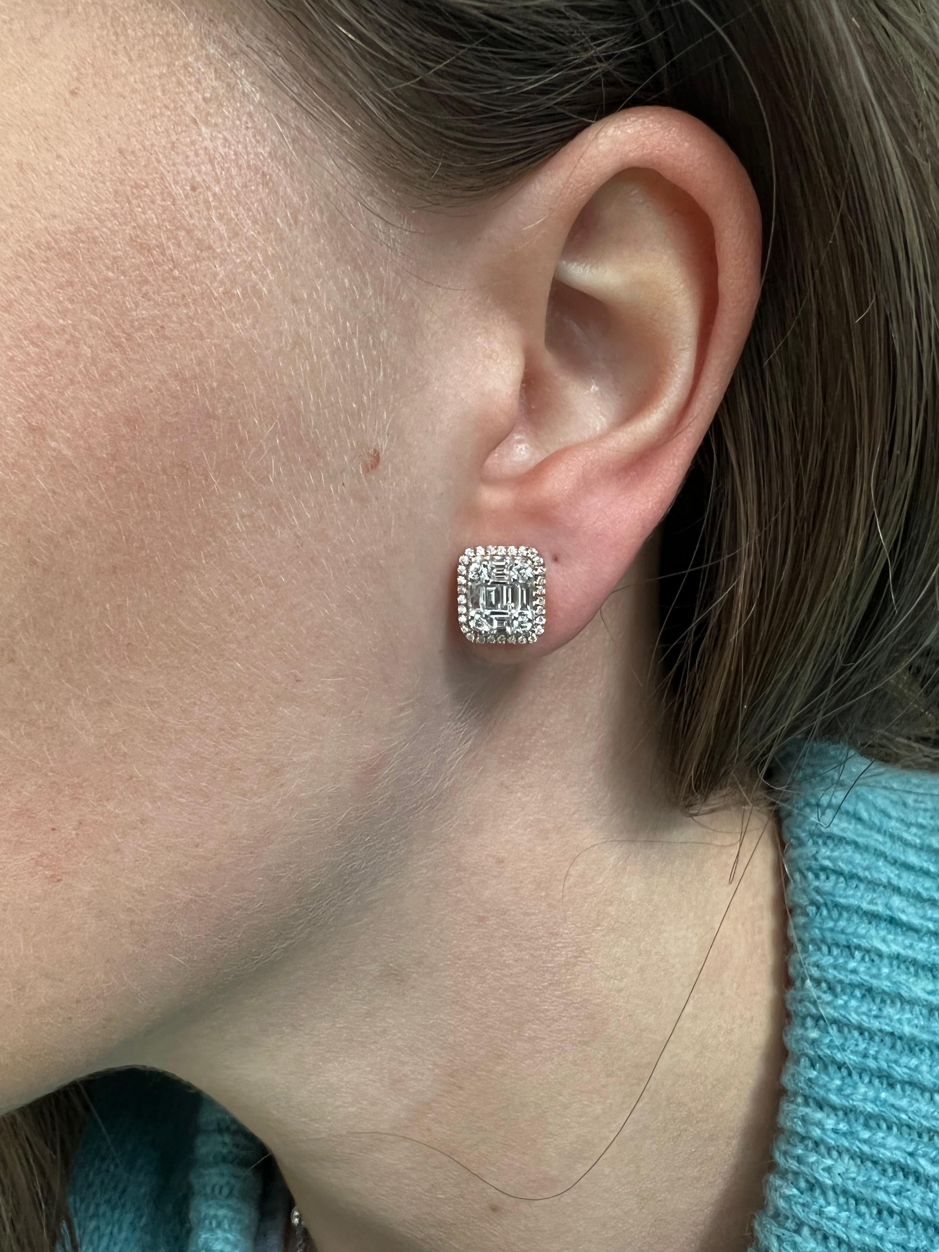 Baguette Cut Natural Diamond 1.05 carats 18KT Rose Gold Cluster Stud Earrings For Sale