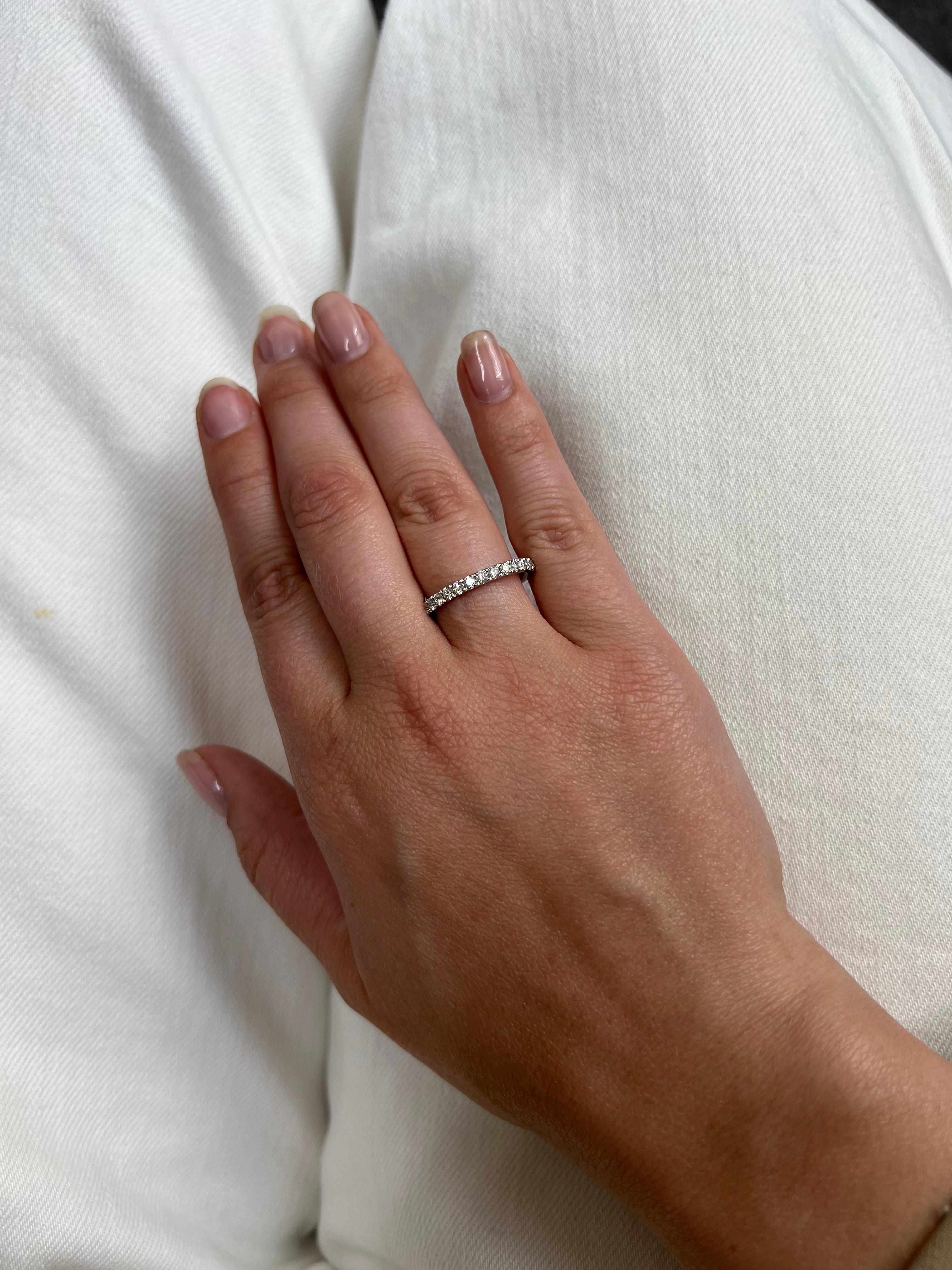 Natural Diamond 1.10 carats 18 KT Yellow Gold Full Eternity Band Ring In New Condition For Sale In Antwerpen, BE