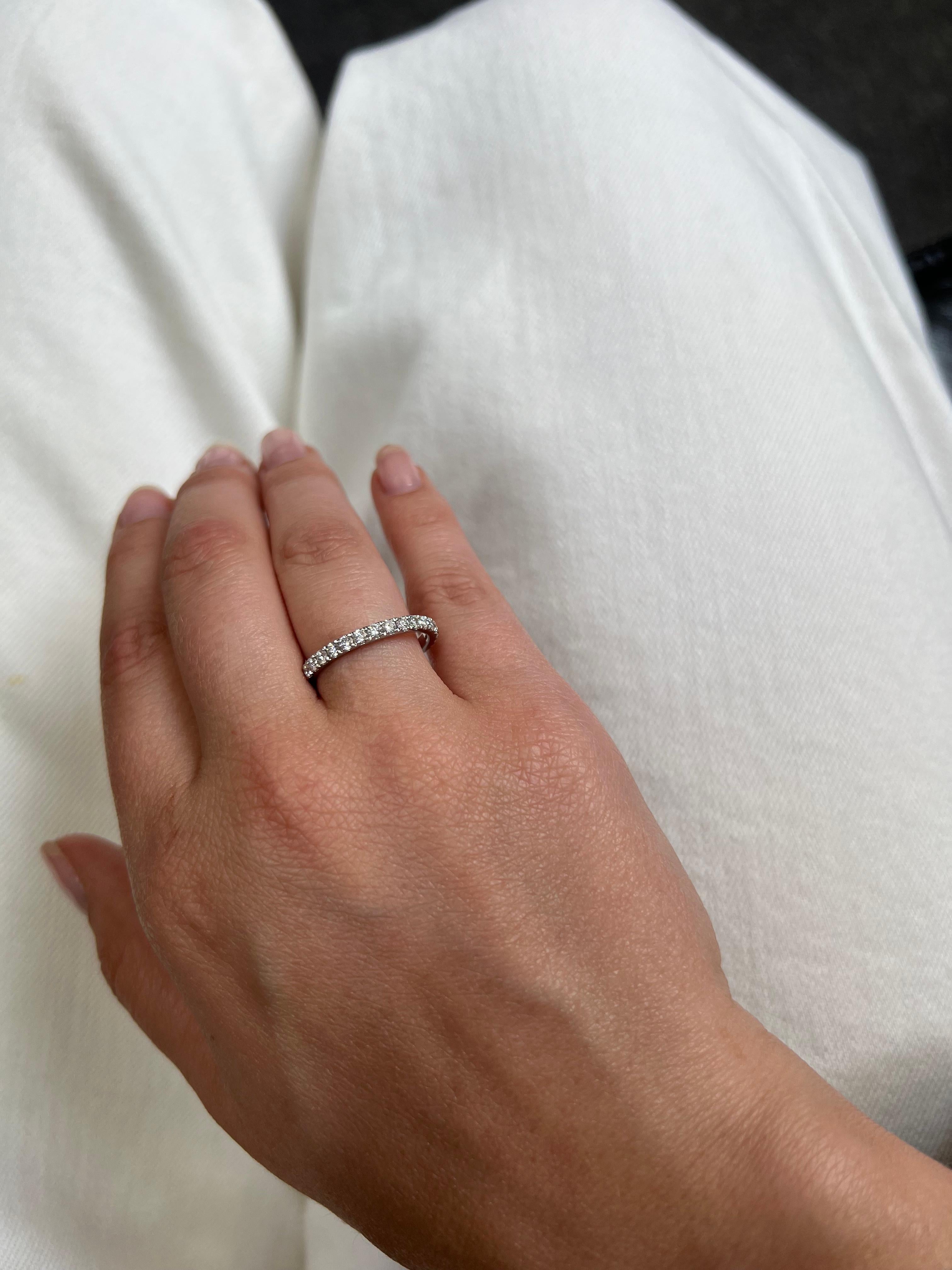 Natural Diamond 1.10 carats 18 KT Yellow Gold Full Eternity Band Ring For Sale 1