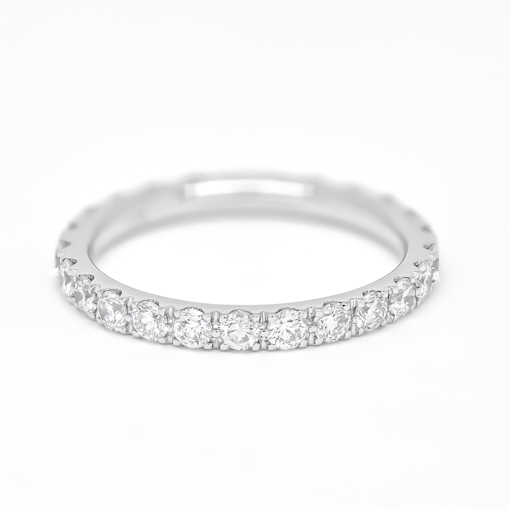 Natürlicher Diamant 1,11 Karat 18KT Weißgold Classic Full Eternity Wedding Band (Rundschliff) im Angebot