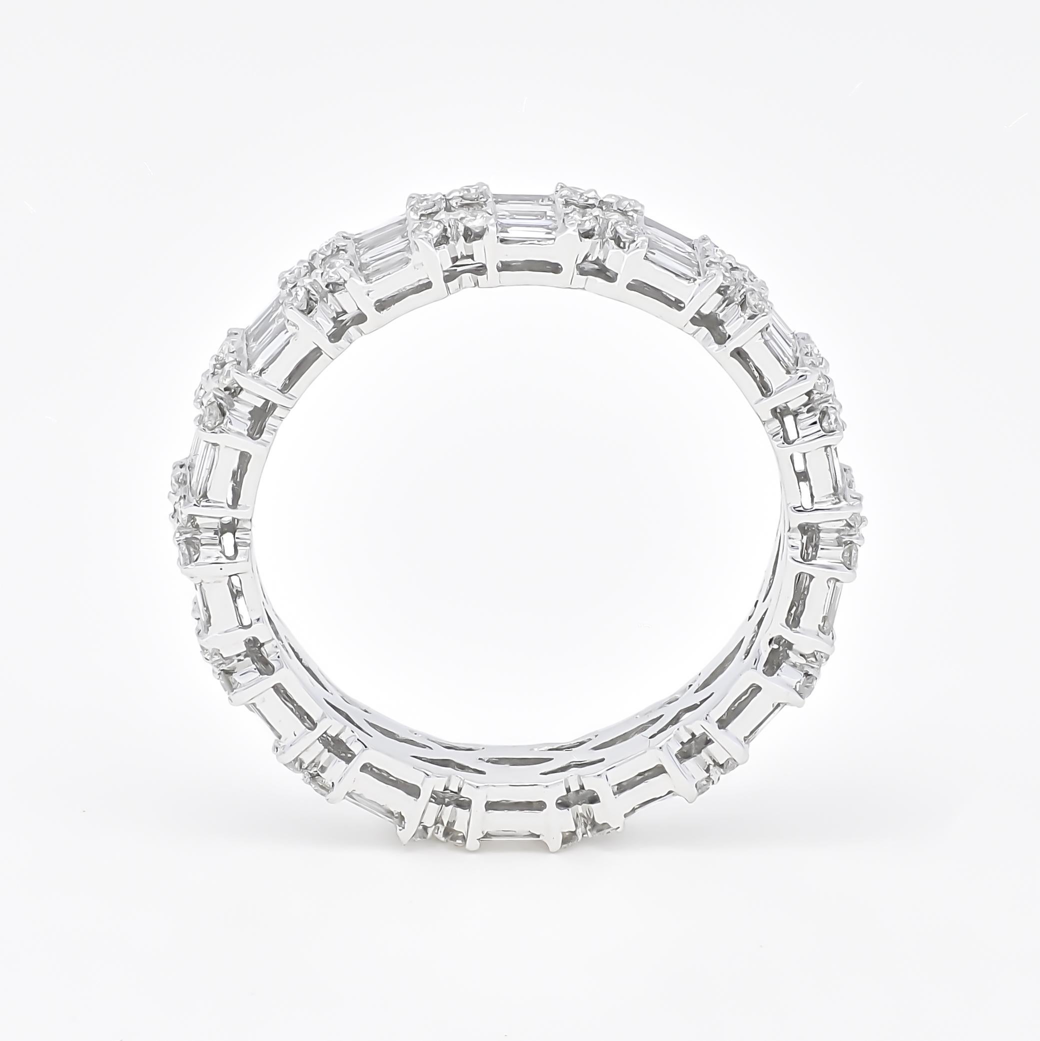 Women's or Men's Natural Diamond 1.12 Carats 18KT White Gold Cluster Full Eternity Band Ring For Sale