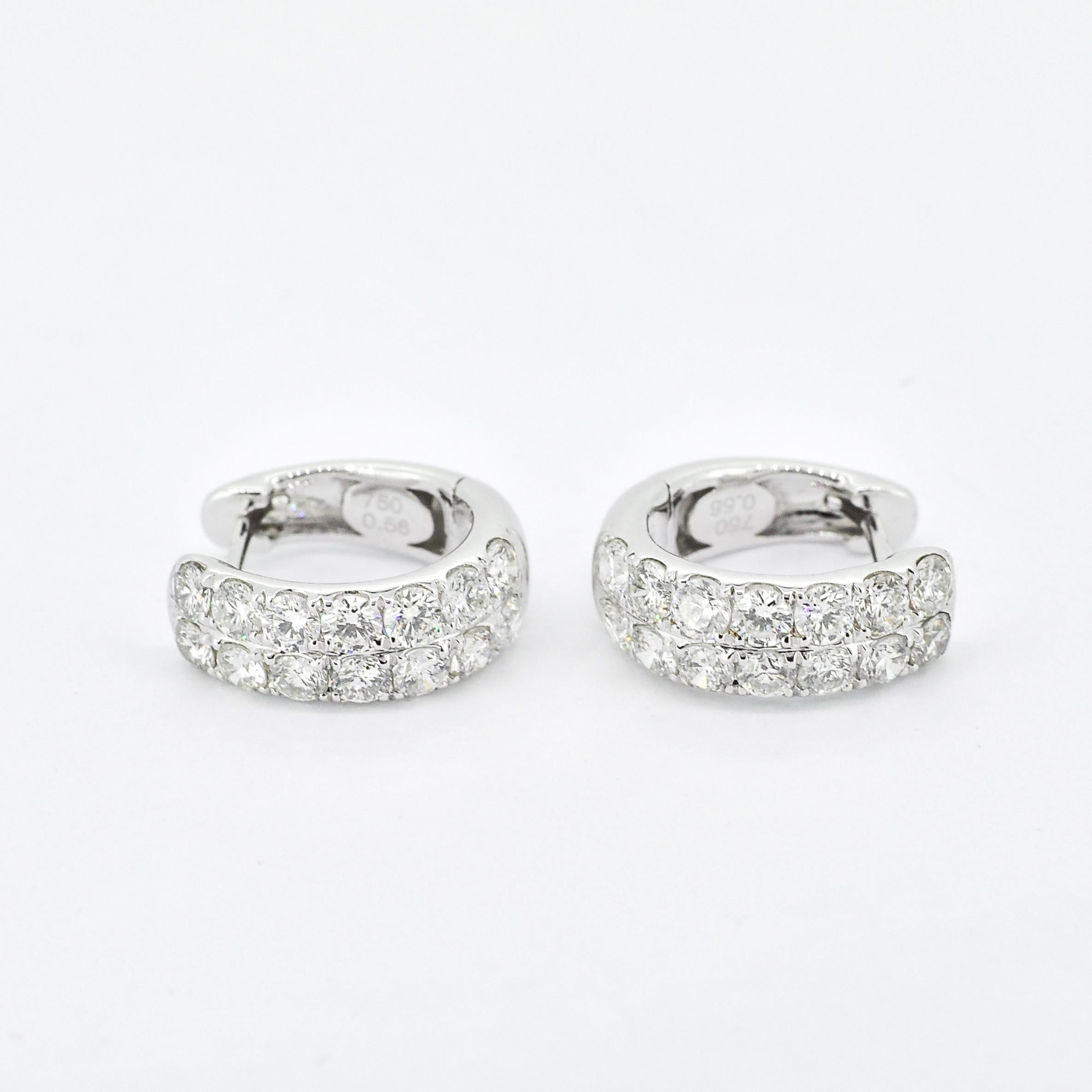 Diamante naturale 1,12 carati in oro bianco 18KT a due file Huggie in vendita 3