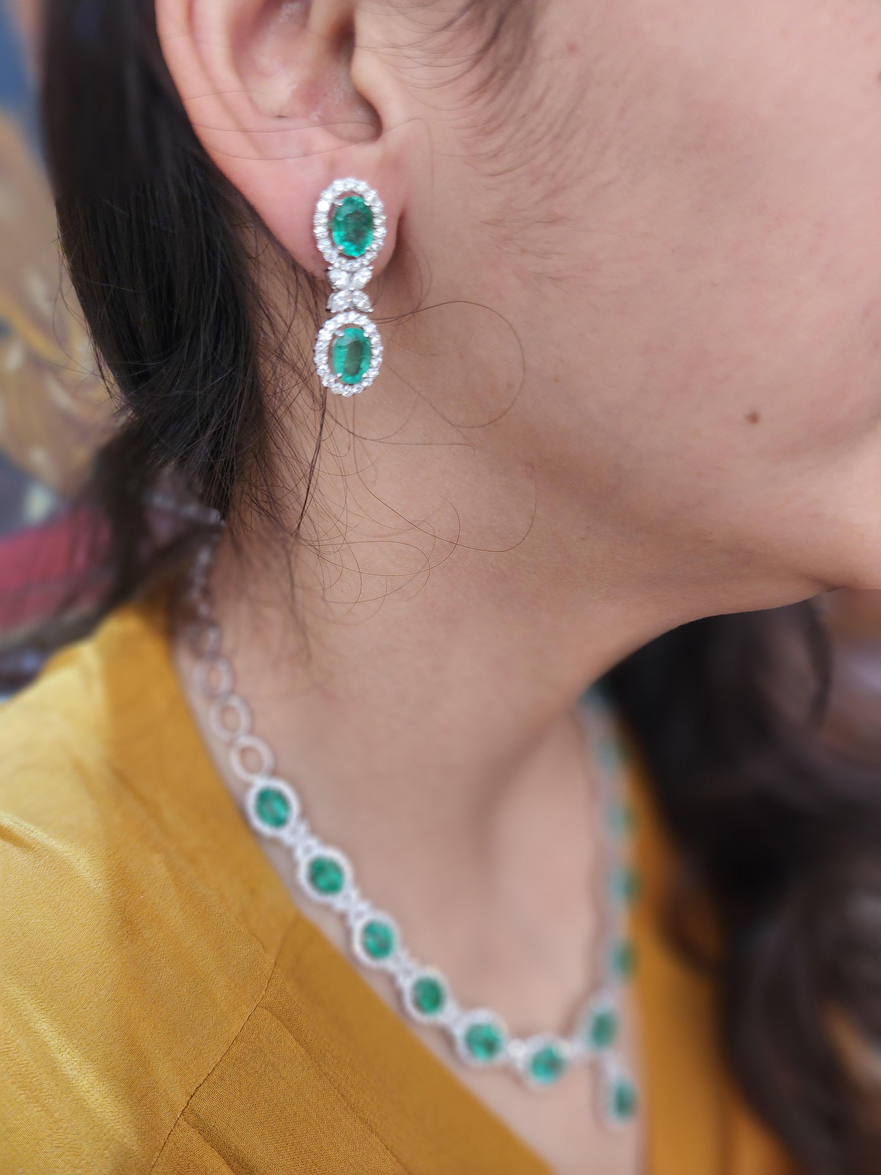 Natürlicher Diamant 11,29 Karat und sambische Smaragde 28.17 Karat Halskette in 14k  (Smaragdschliff) im Angebot