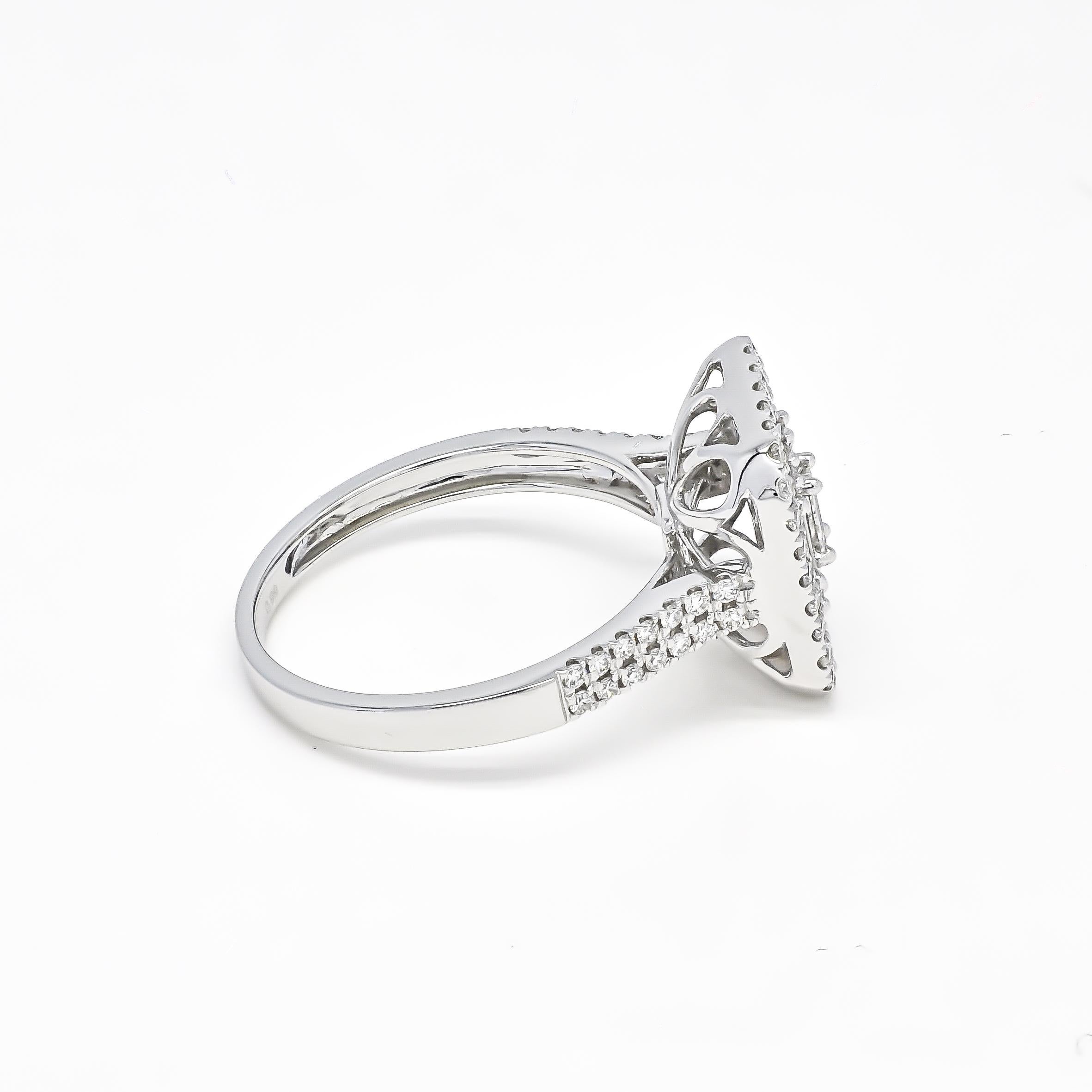 Women's Natural Diamond 1.13 carats 18KT White Gold Cluster Engagement Ring For Sale