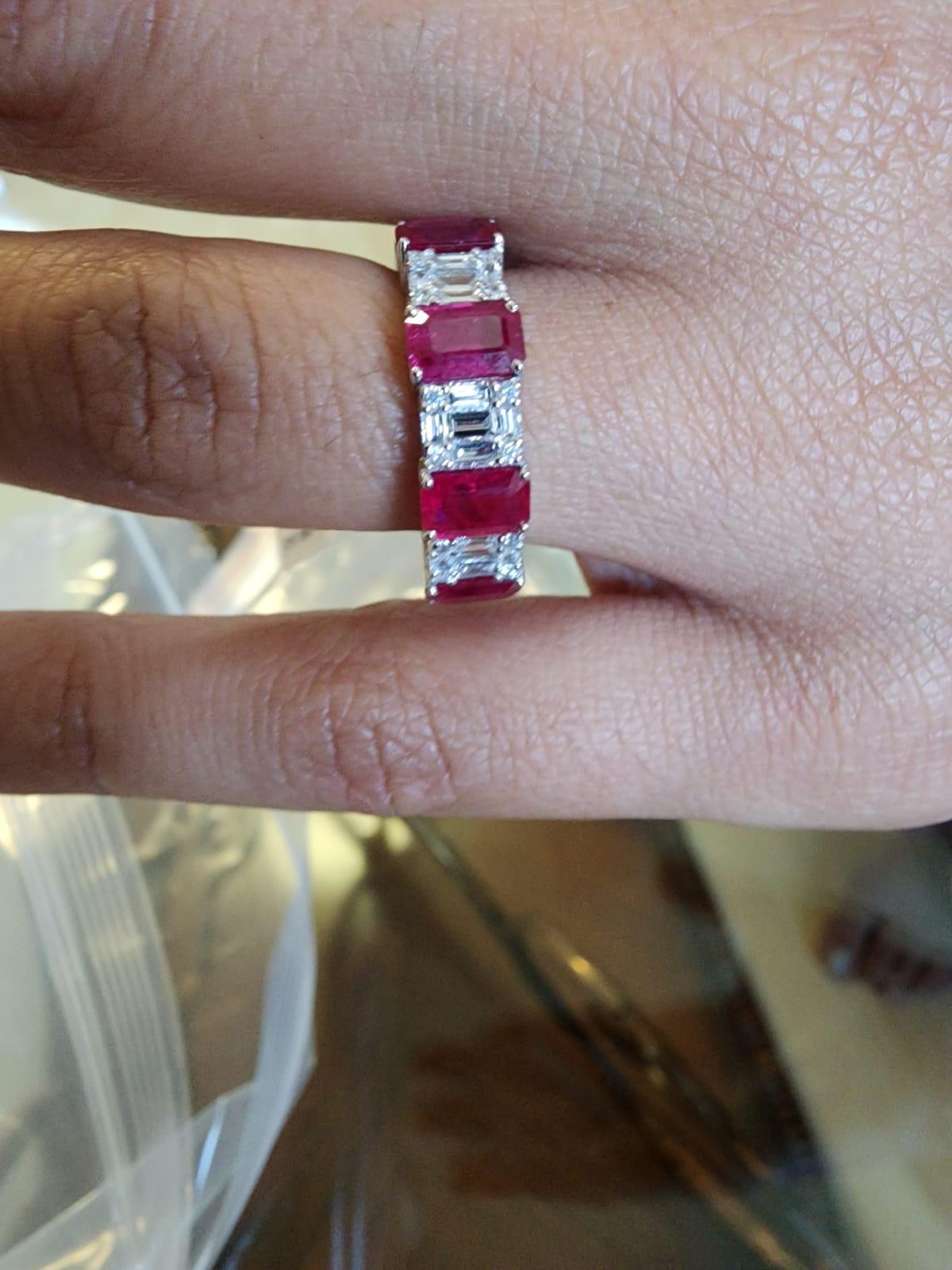 Women's Natural Diamond 1.15cts & Ruby 6.67cts in 18k Gold 2.92gms Ring For Sale