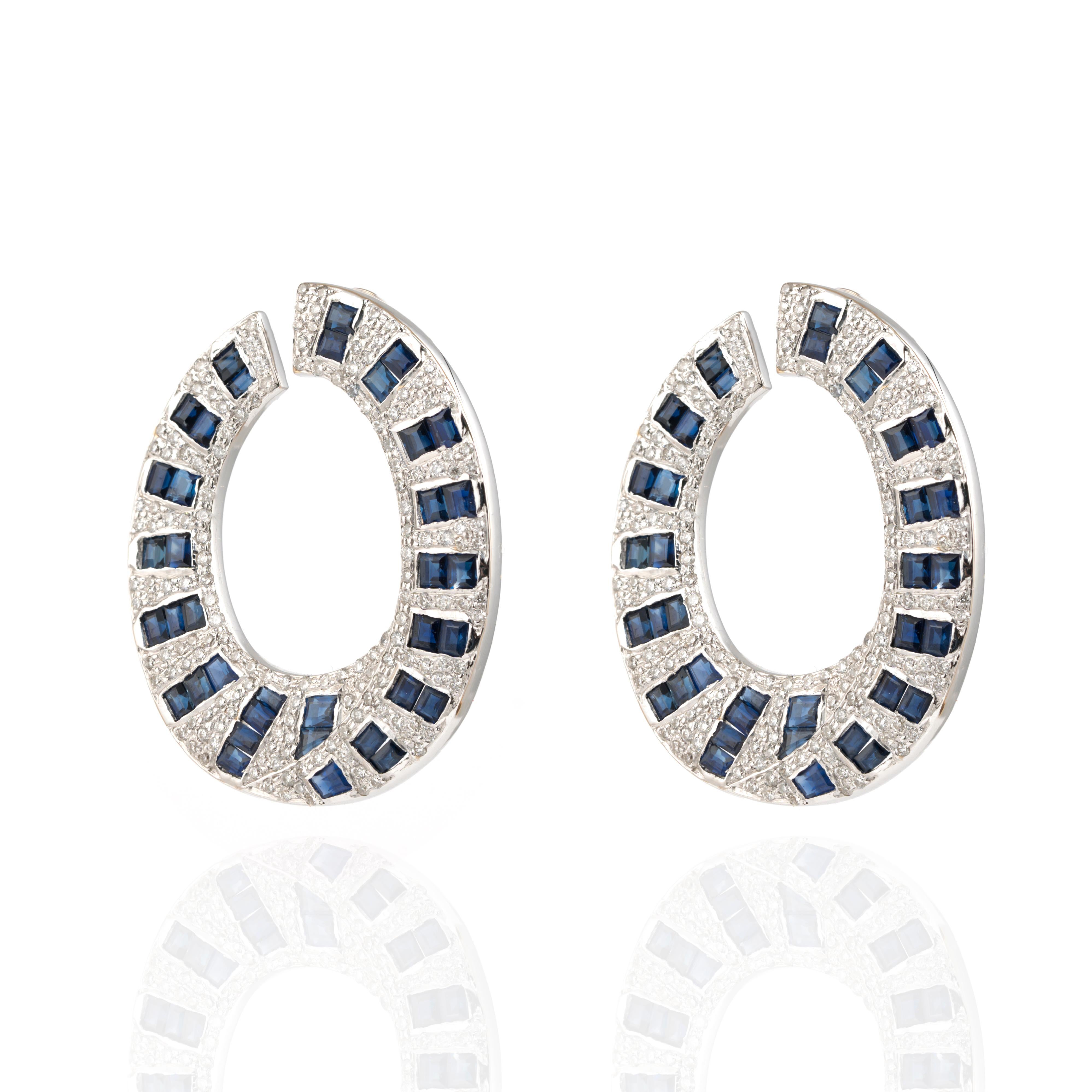 Natural Diamond 1.20cts & Blue Sapphire 4.11cts in 18k Gold 11.768gms Earring In New Condition For Sale In jaipur, IN