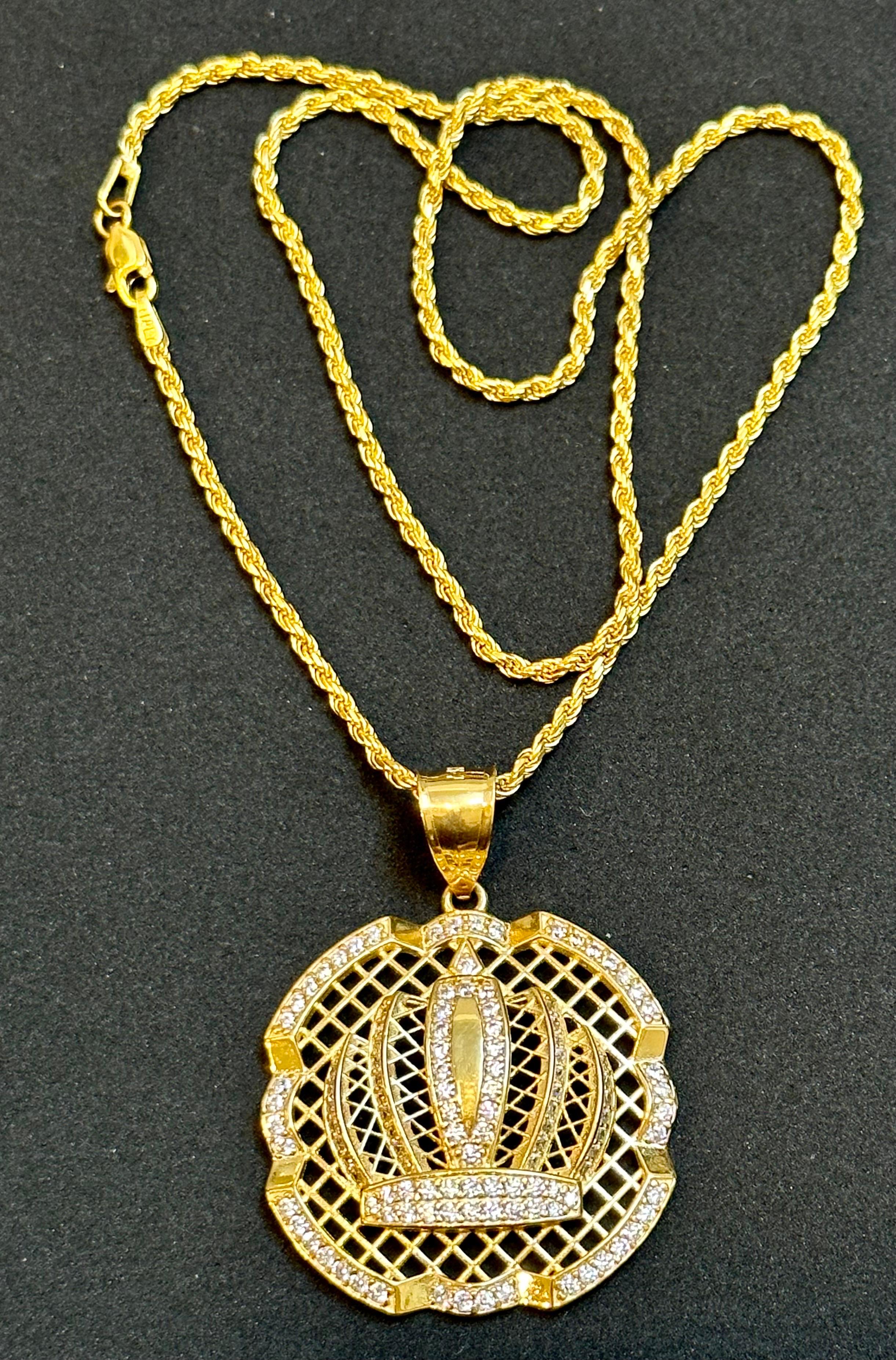 Vous êtes à la recherche d'un superbe bijou à ajouter à votre collection ? Ne cherchez pas plus loin que ce pendentif en diamant naturel, qui affiche plus de 1,25 carats de diamants blancs naturels. Chaque diamant est taillé dans le style brillant