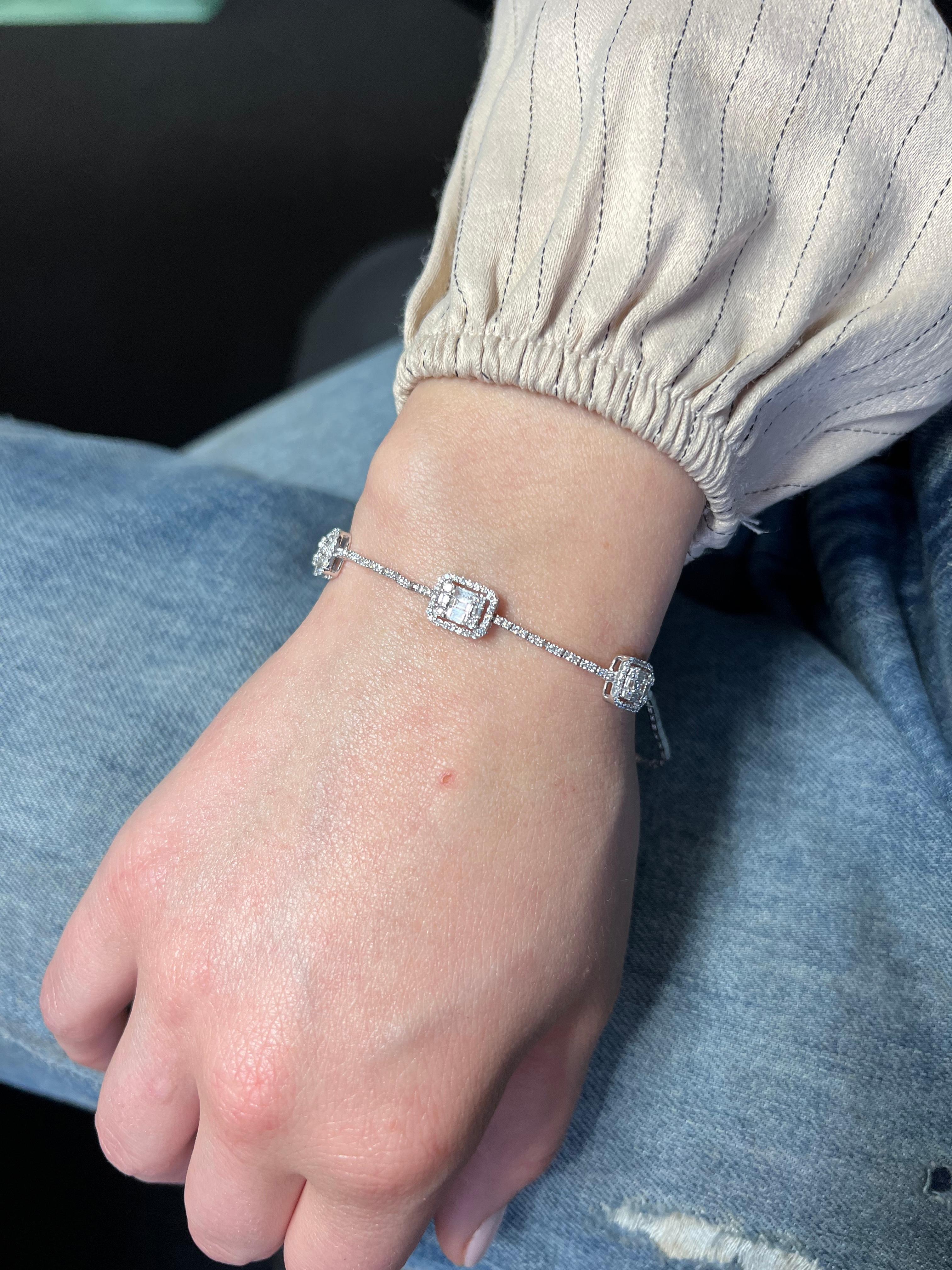 Art Deco Natural Diamond 1.30 Carats 18KT White Gold Fine Jewelry Bracelet For Sale