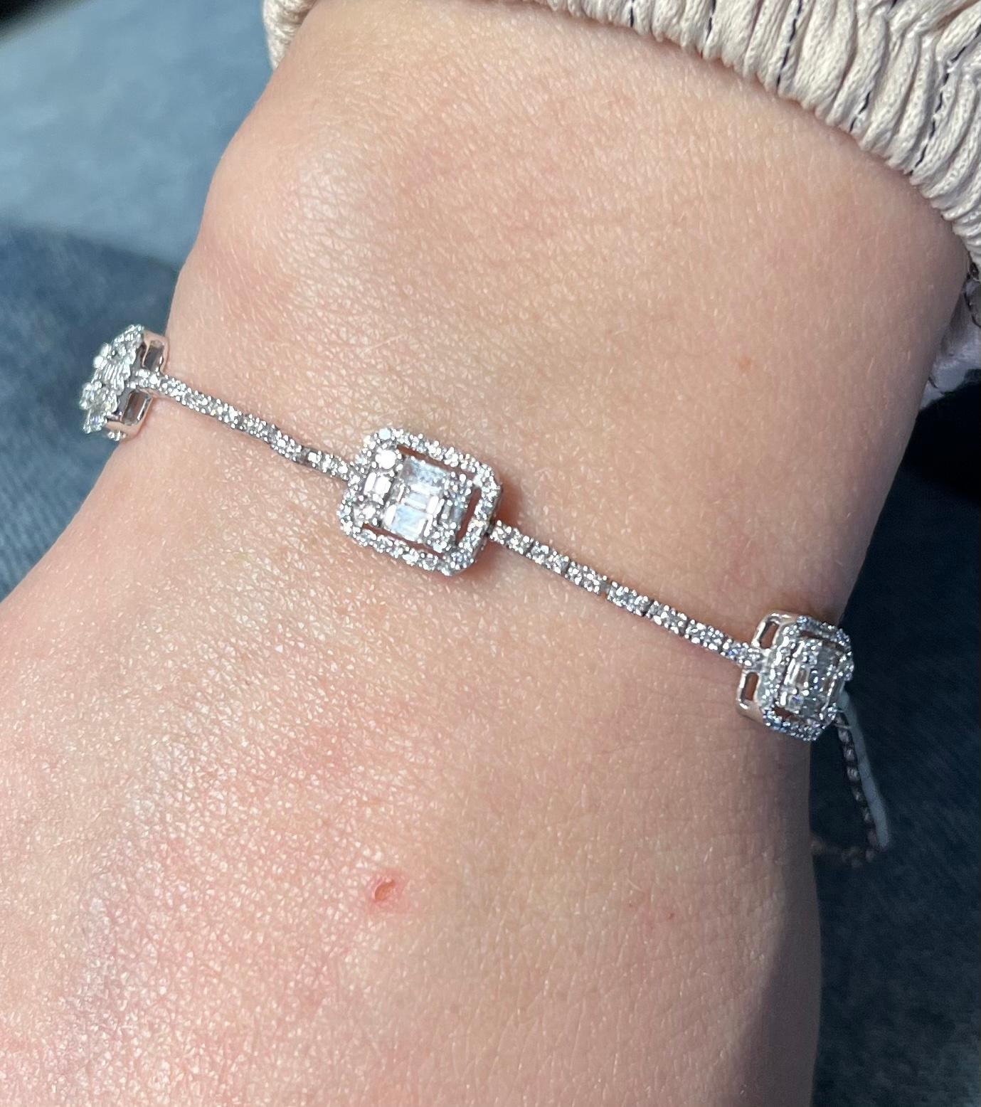 Natural Diamond 1.30 Carats 18KT White Gold Fine Jewelry Bracelet In New Condition For Sale In Antwerpen, BE