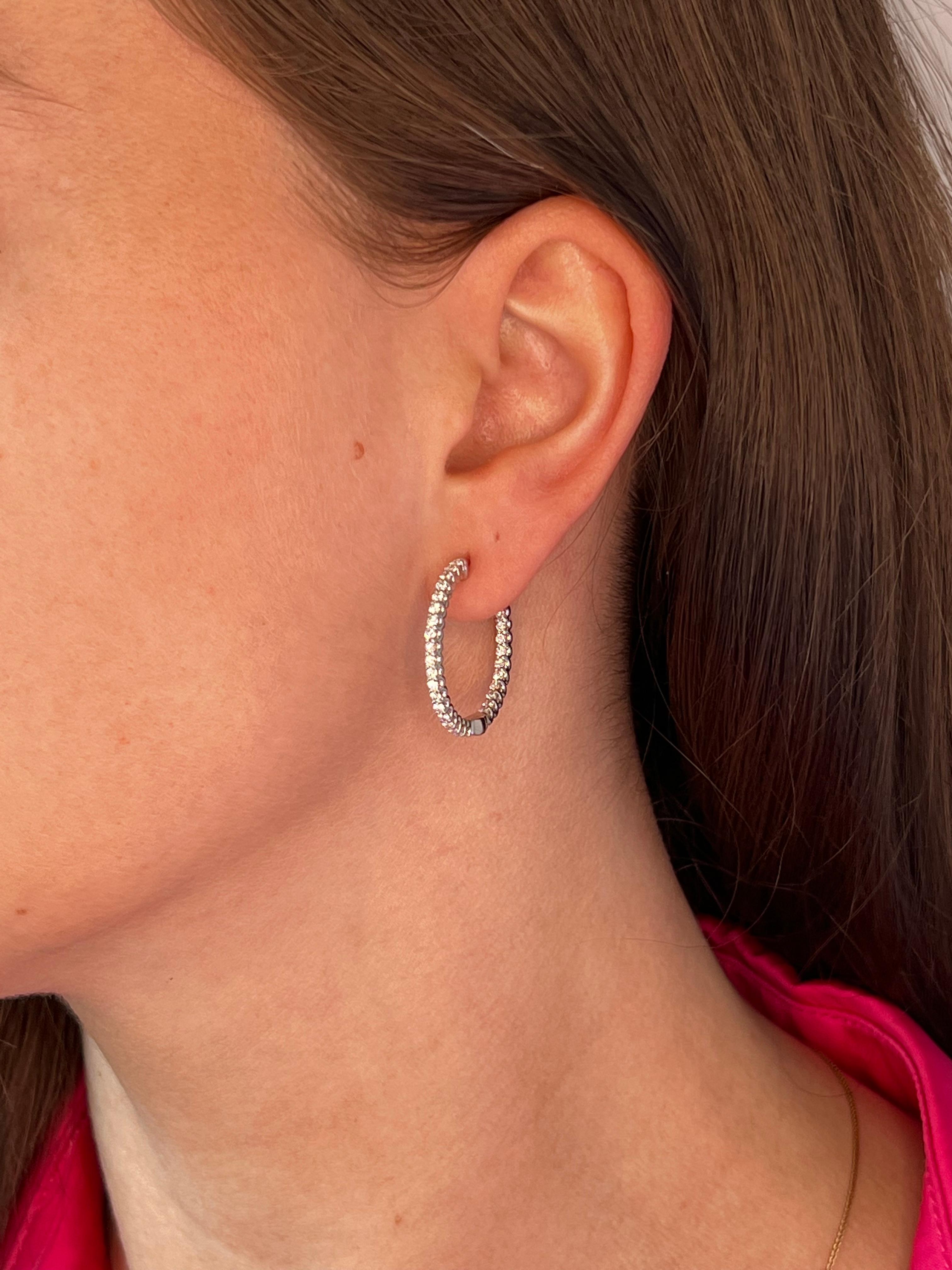 Orecchini a cerchio in oro bianco 18KT con diamante naturale da 1,32 carati 