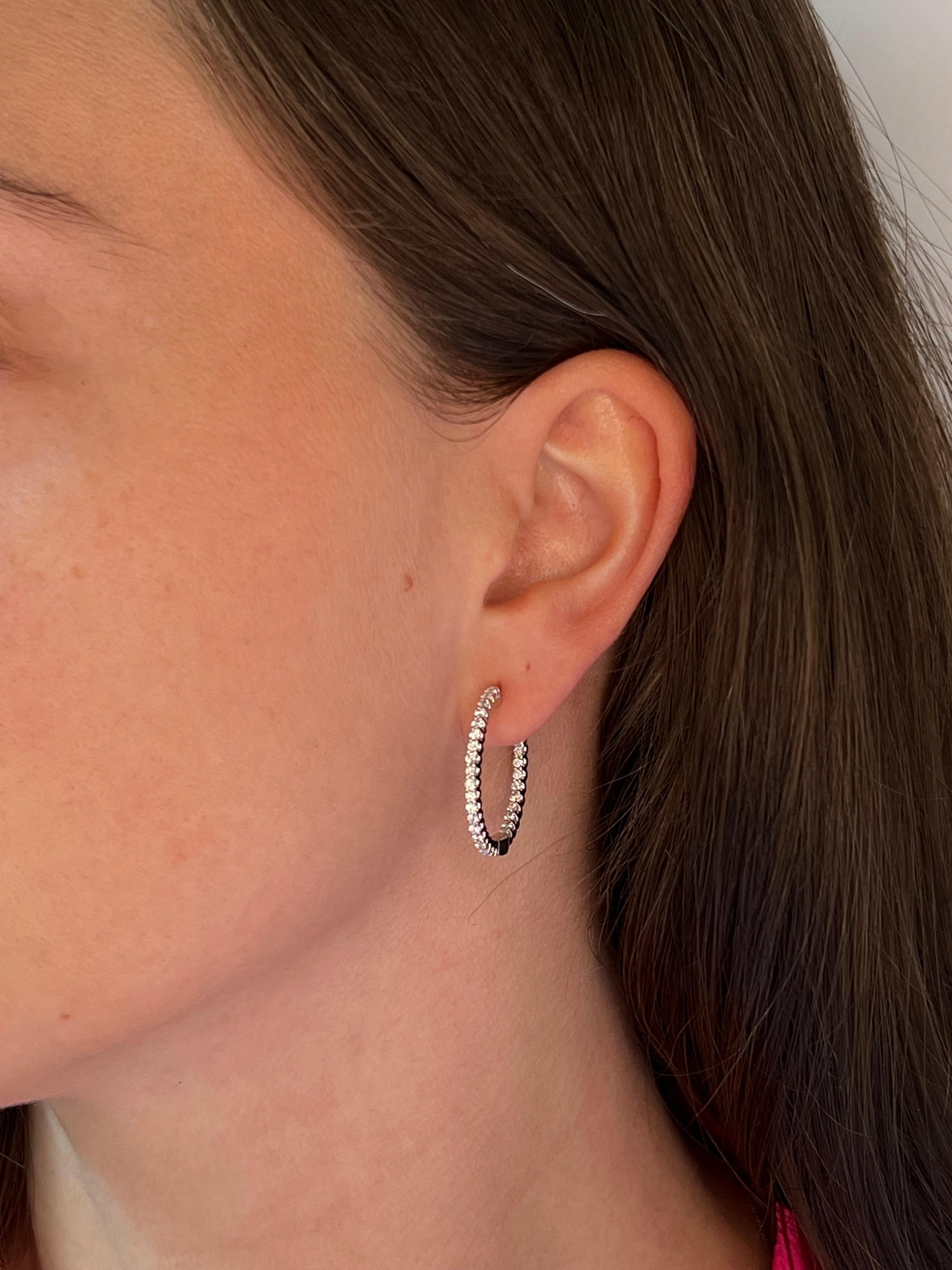 Orecchini a cerchio in oro bianco 18KT con diamante naturale da 1,32 carati 